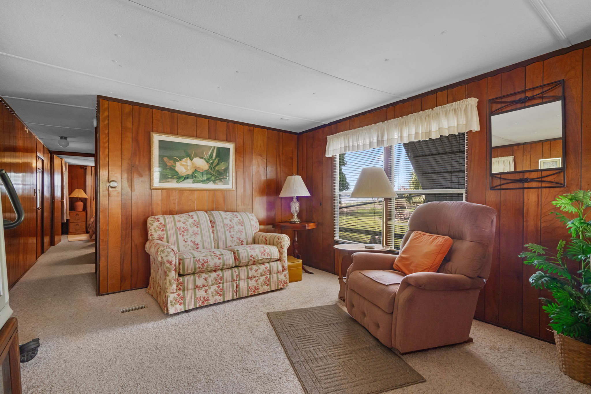 LAKE WALES, Florida, 33898, United States, 6 Bedrooms Bedrooms, ,5 BathroomsBathrooms,Residential,For Sale,1974565