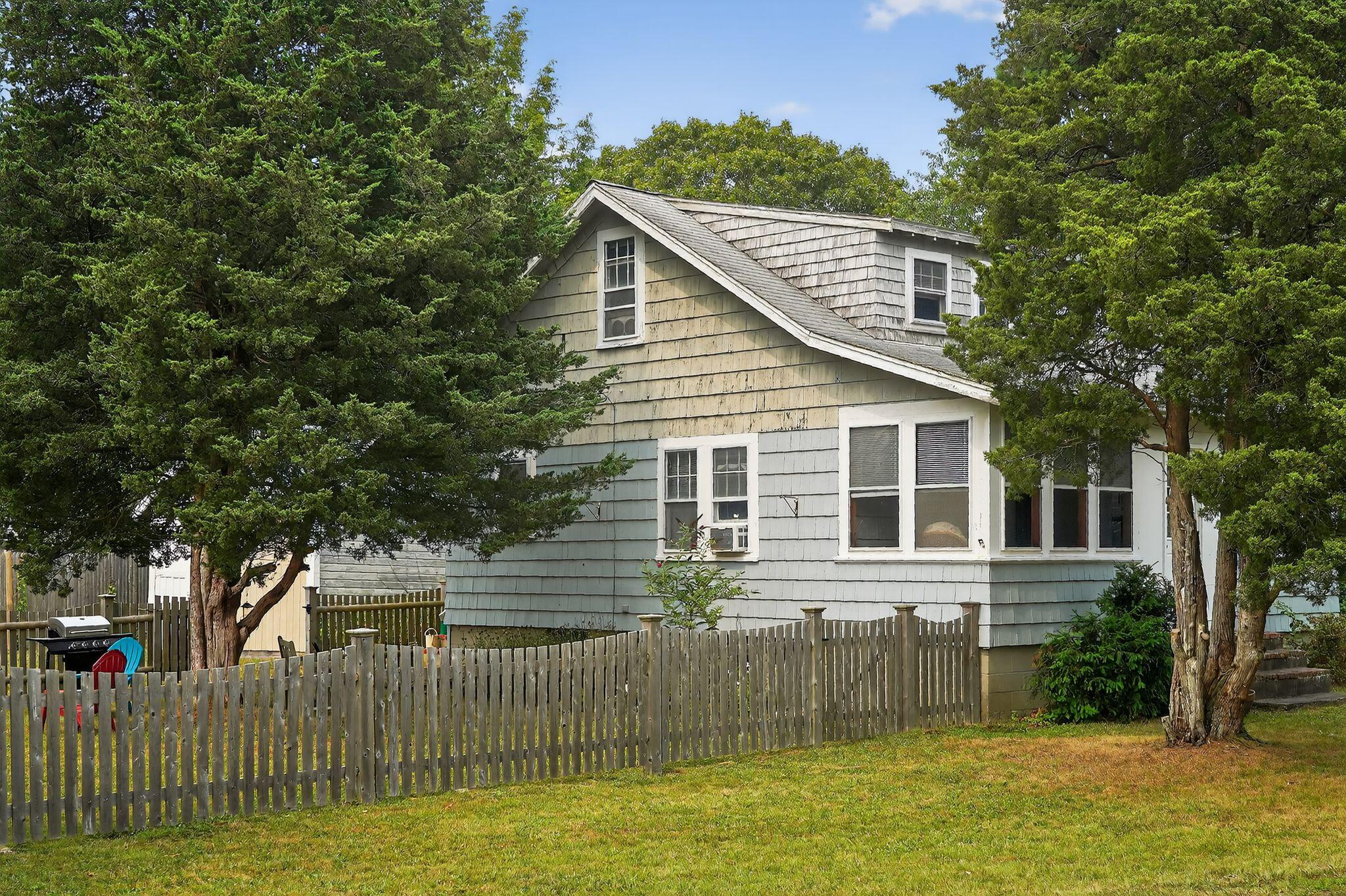 Pocasset, Massachusetts, 02559, United States, 3 Bedrooms Bedrooms, ,1 BathroomBathrooms,Residential,For Sale,1911453