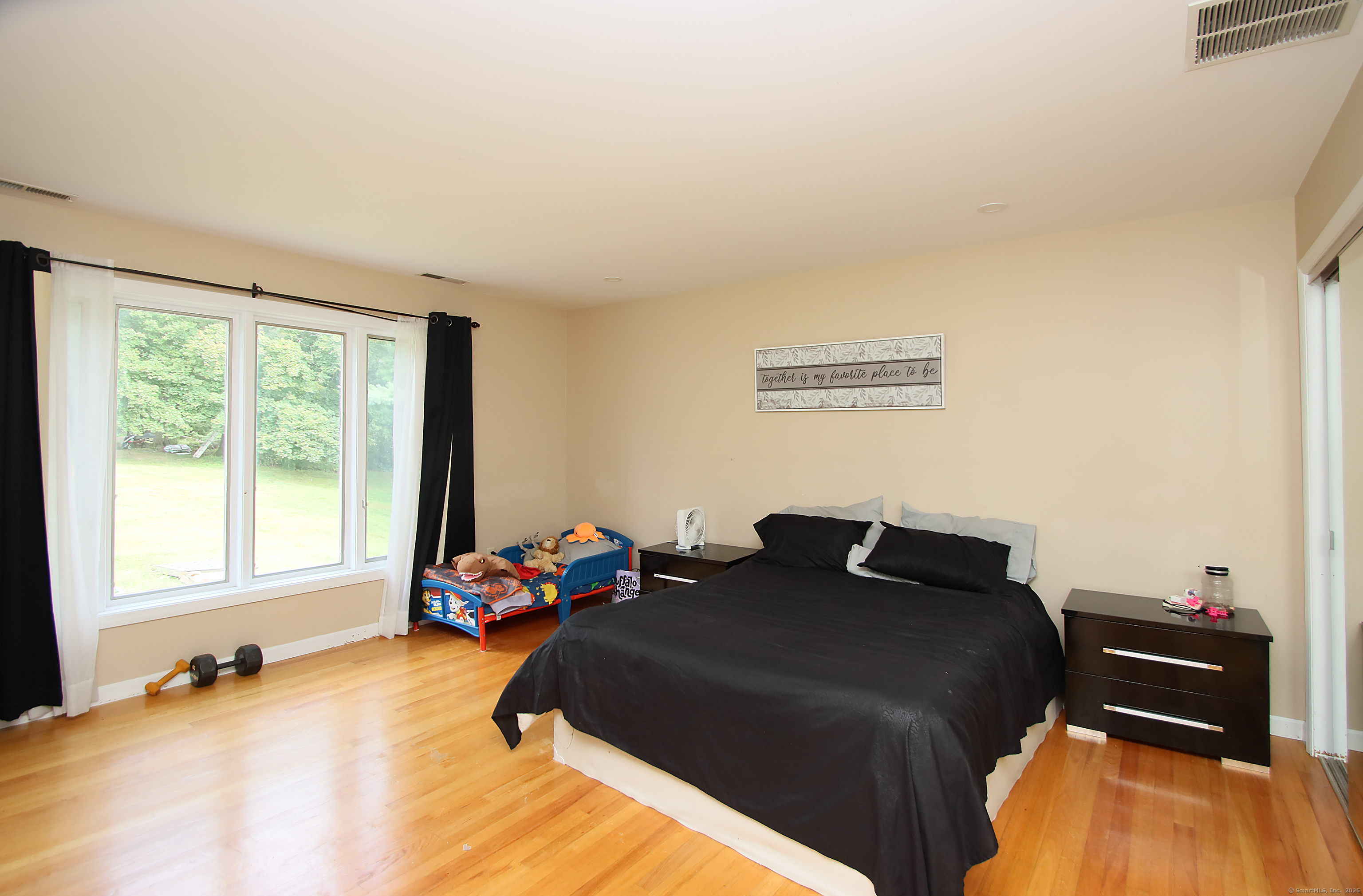 Danbury, Connecticut, 06811, United States, 4 Bedrooms Bedrooms, ,3 BathroomsBathrooms,Residential,For Sale,1947062