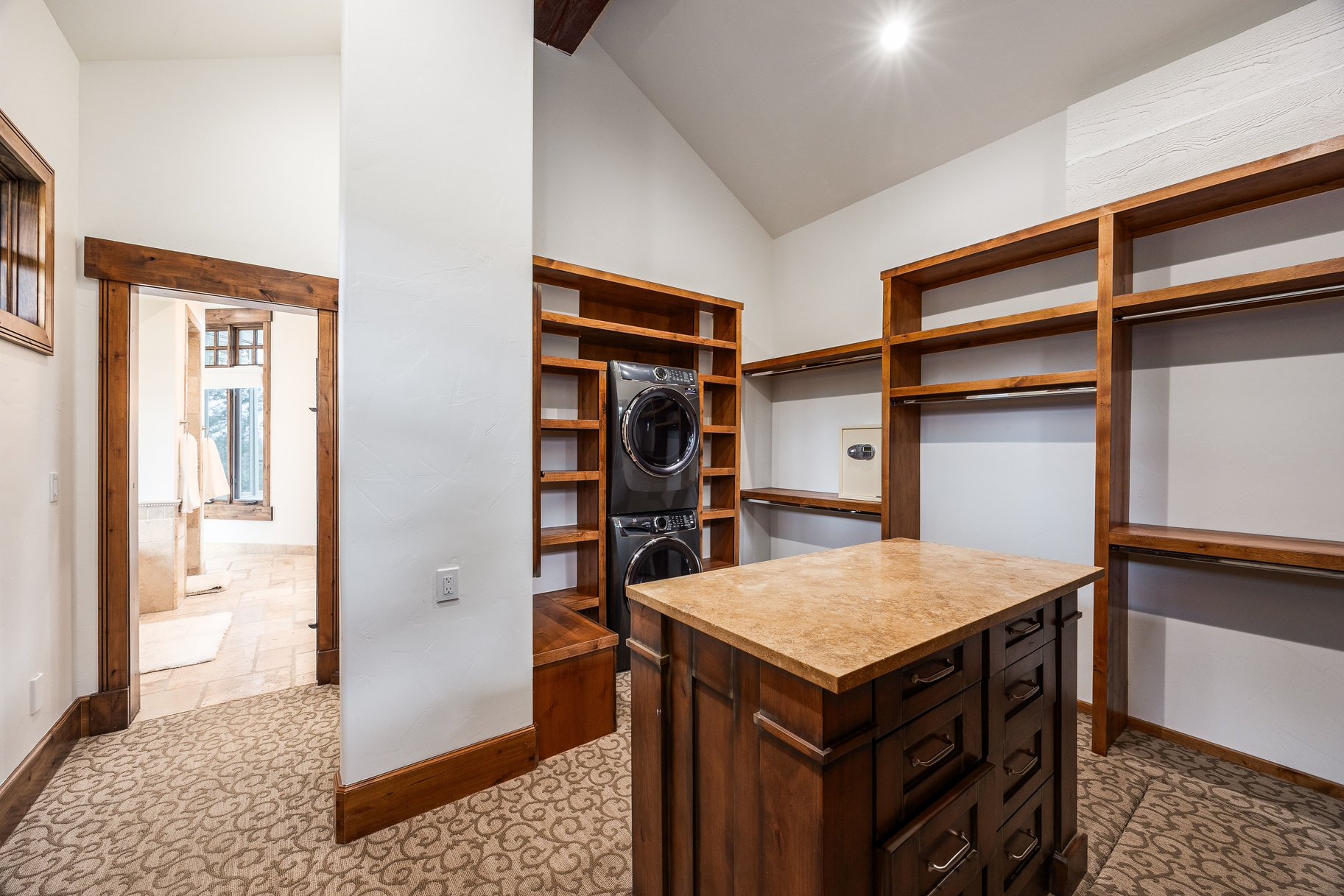  Spacious Glenwild Home with Resort Views, Private Guest Suite and Expansive Yard - 物件實景