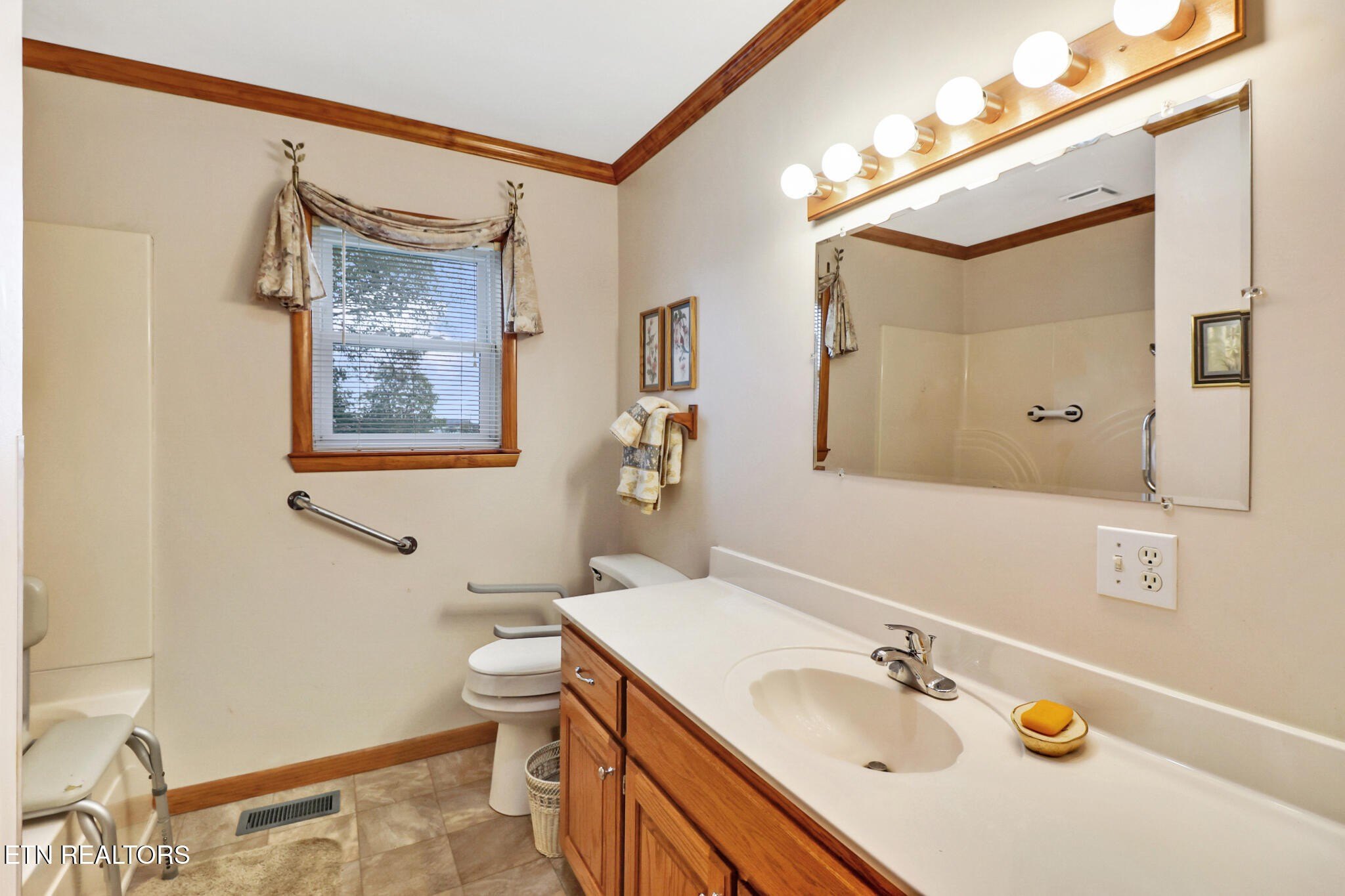 McMinnville, Tennessee, 37110, United States, 3 Bedrooms Bedrooms, ,1 BathroomBathrooms,Residential,For Sale,1976932