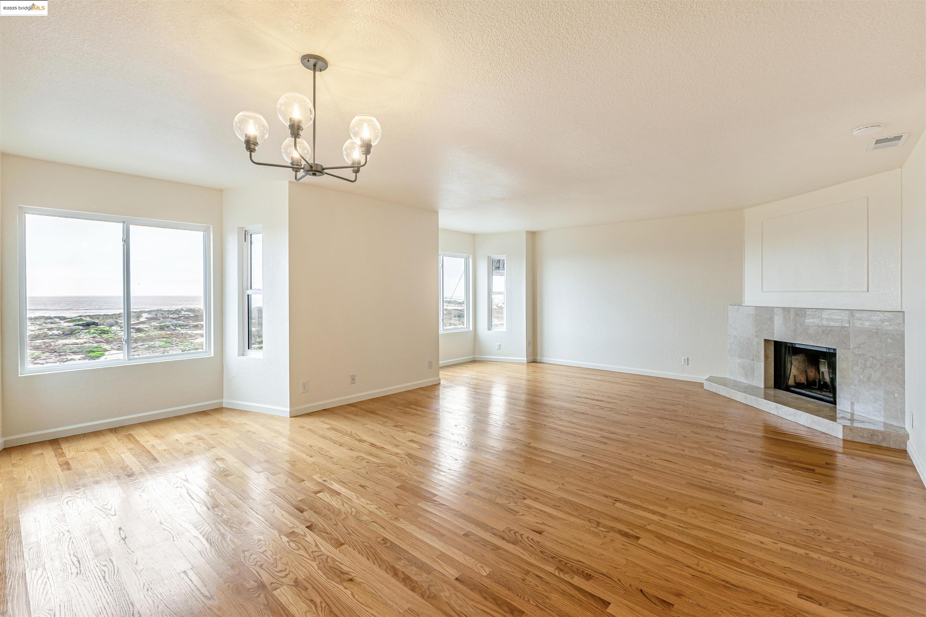 San Francisco, California, 94122, United States, 3 Bedrooms Bedrooms, ,3 BathroomsBathrooms,Residential,For Sale,1949271