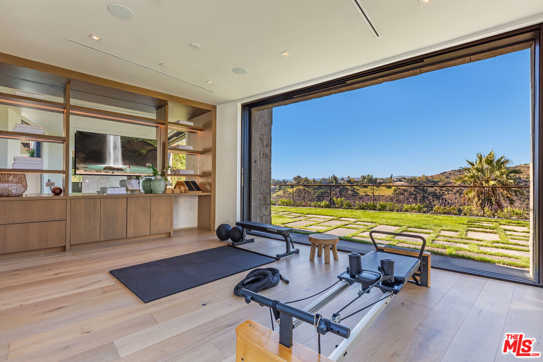 Beverly Hills, California, 90210, United States, 7 Bedrooms Bedrooms, ,11 BathroomsBathrooms,Residential,For Sale,1712391