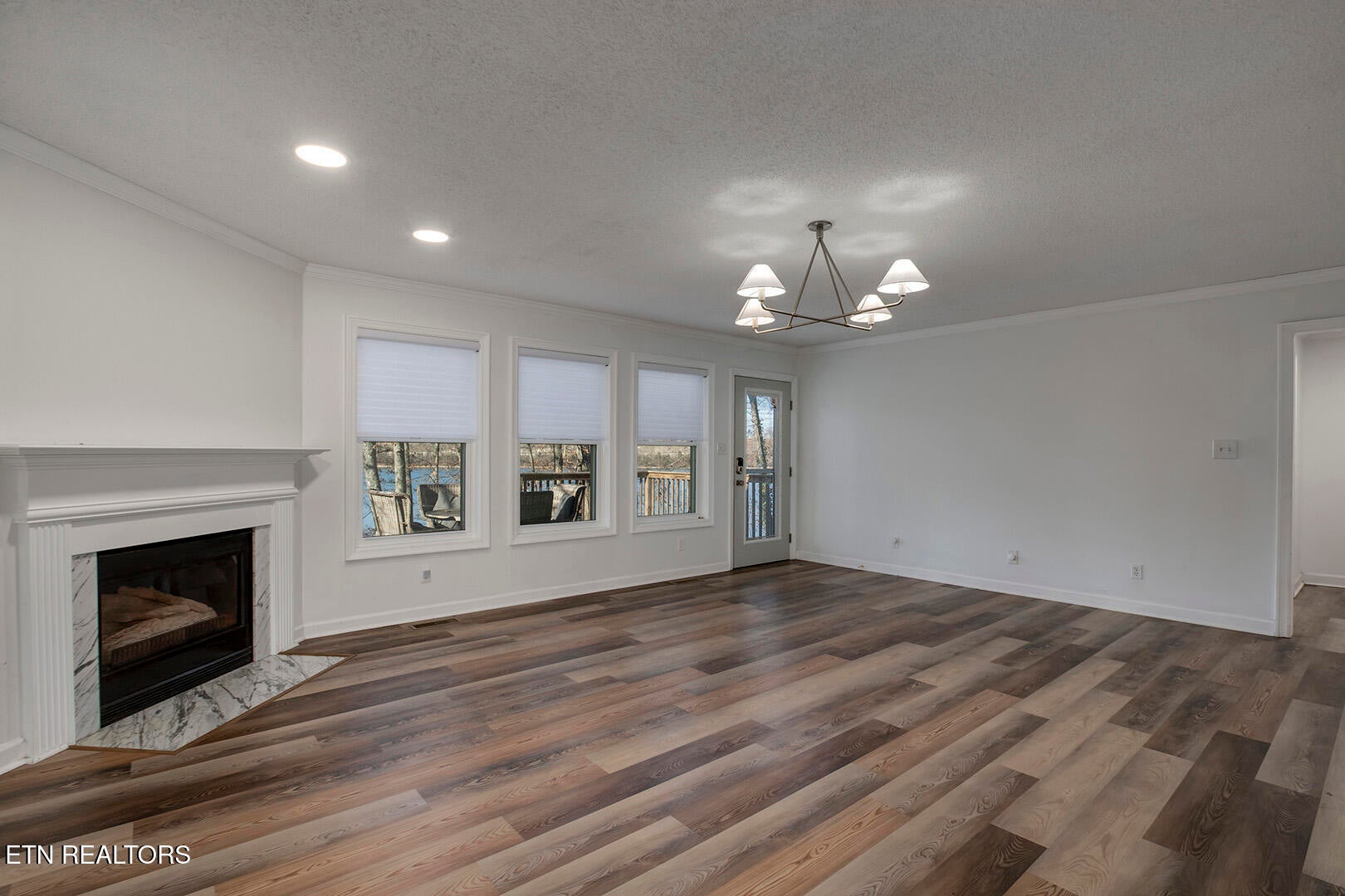 Kingston, Tennessee, 37763, United States, 4 Bedrooms Bedrooms, ,4 BathroomsBathrooms,Residential,For Sale,2011823