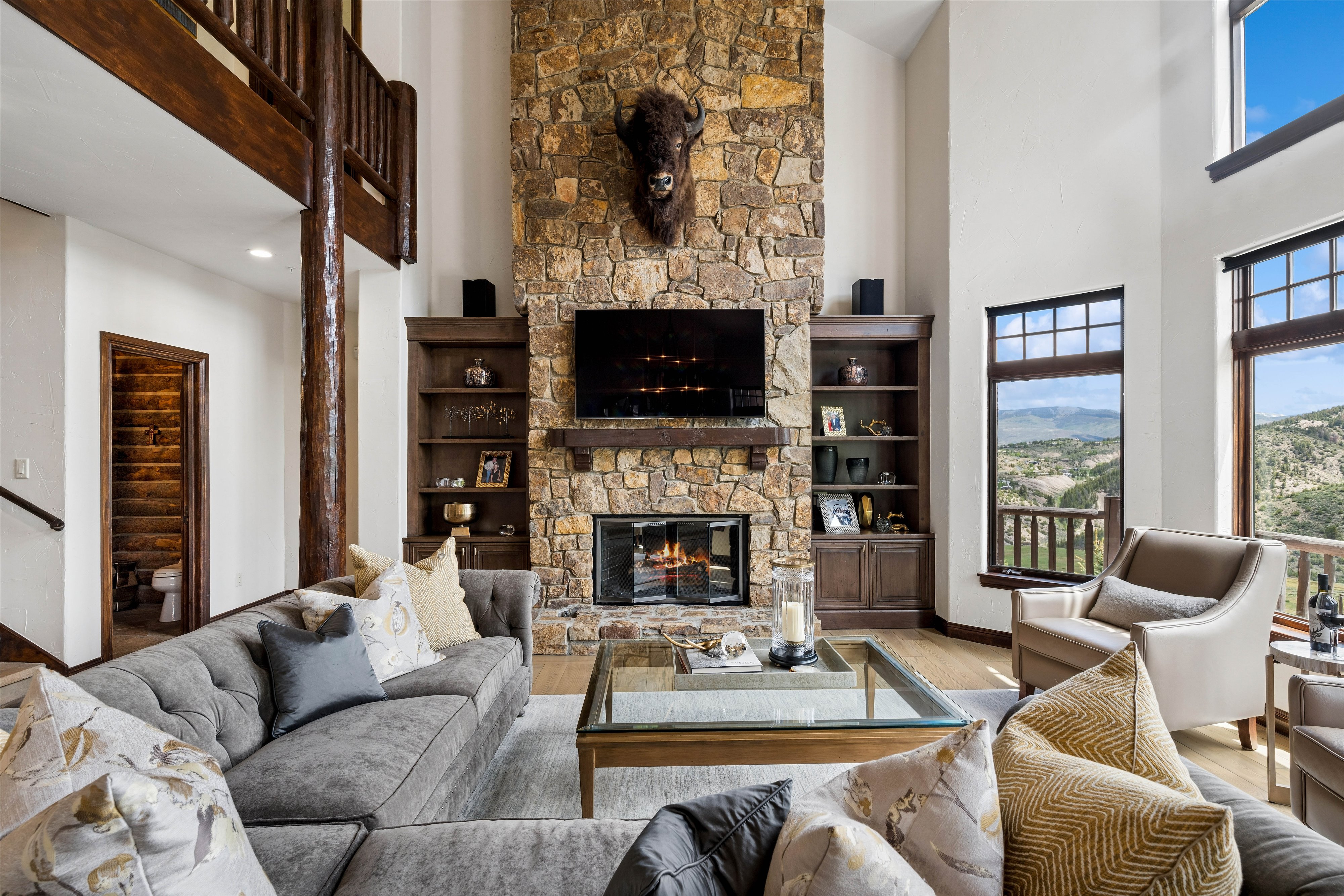  35 Stag Gulch Court Embraces Open Space Meadows With Golf Course Access - 物件實景