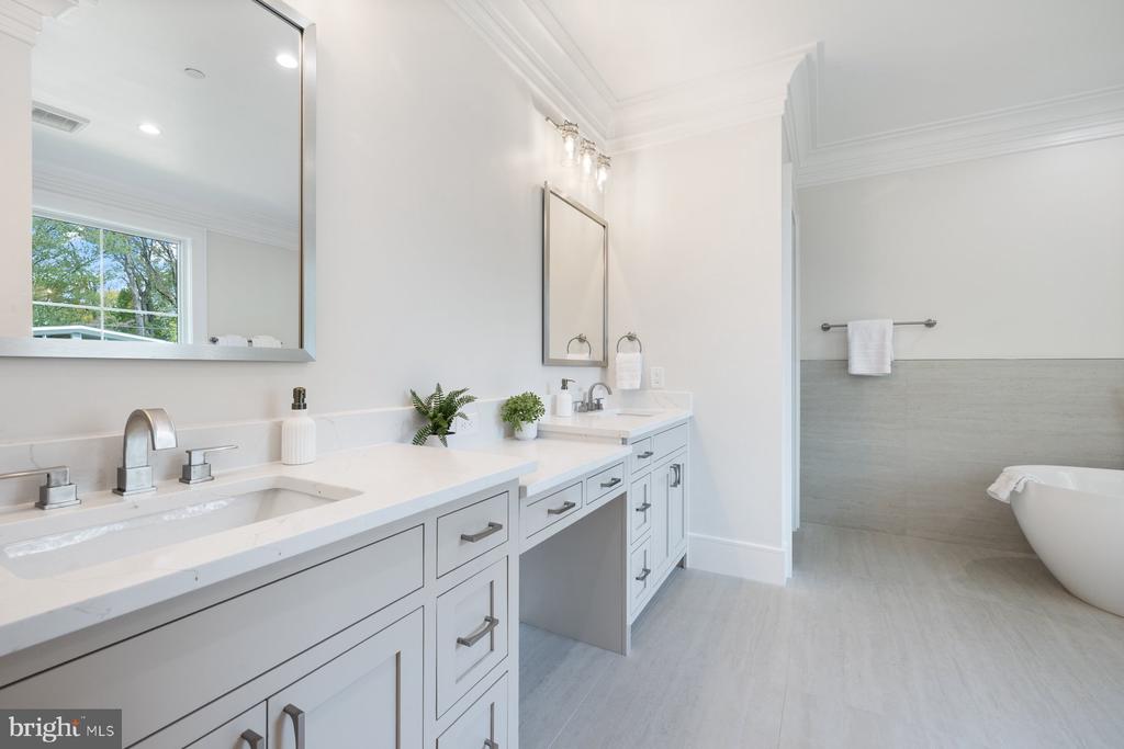 Chevy Chase, Maryland, 20815, United States, 6 Bedrooms Bedrooms, ,7 BathroomsBathrooms,Residential,For Sale,1976530