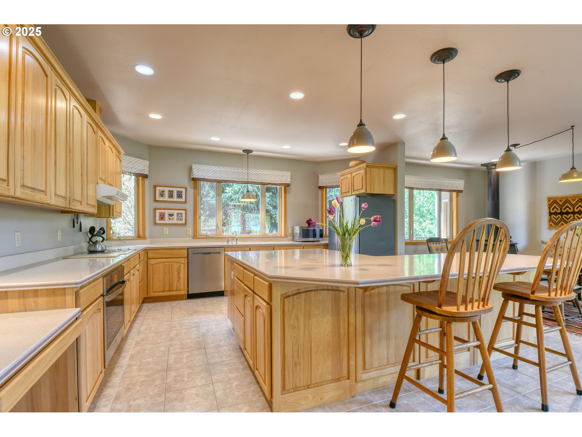 Adams, Oregon, 97810, United States, 4 Bedrooms Bedrooms, ,3 BathroomsBathrooms,Residential,For Sale,1793219