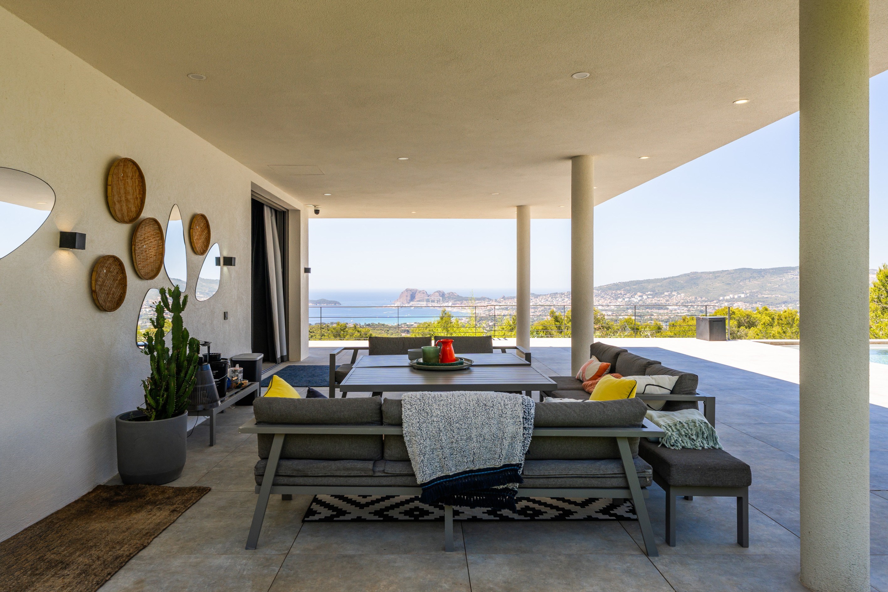  Ceyreste – Contemporary Villa with Exceptional Sea View, Expansive Garden - 物件實景