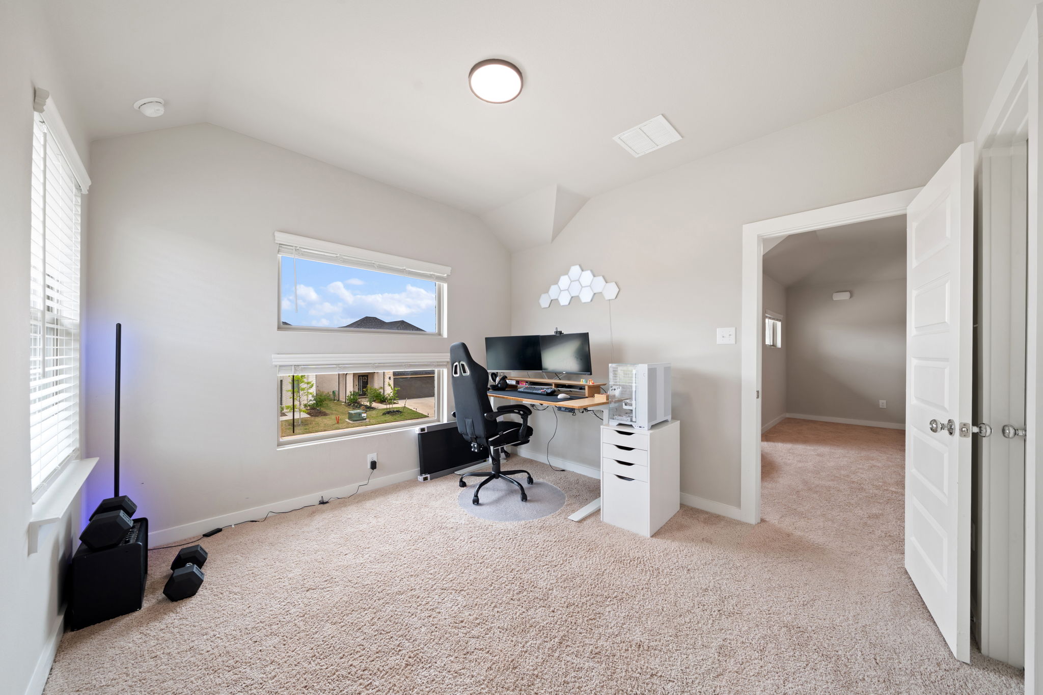 High Ceilings, Natural Light, and Modern Elegance in McKinney ISD - 物件實景