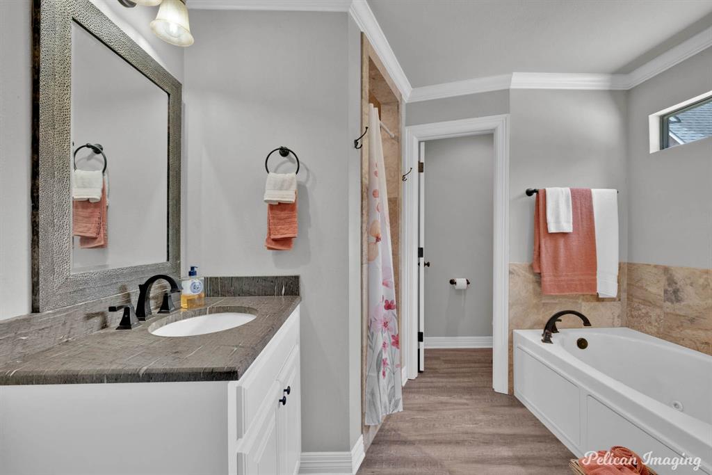 Shreveport, Louisiana, 71109, United States, 5 Bedrooms Bedrooms, ,5 BathroomsBathrooms,Residential,For Sale,1895361