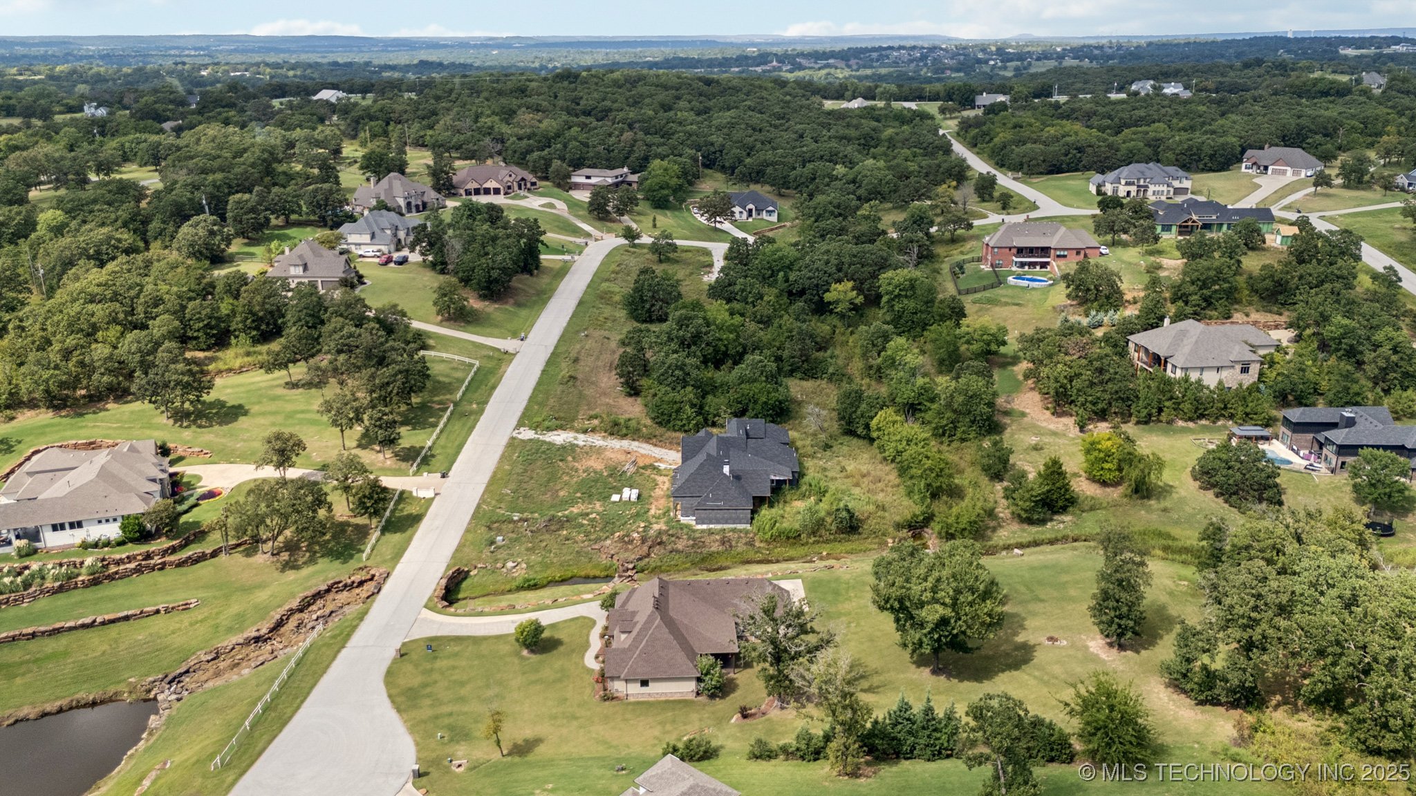 Sapulpa, Oklahoma, 74066, United States, 4 Bedrooms Bedrooms, ,4 BathroomsBathrooms,Residential,For Sale,1940003