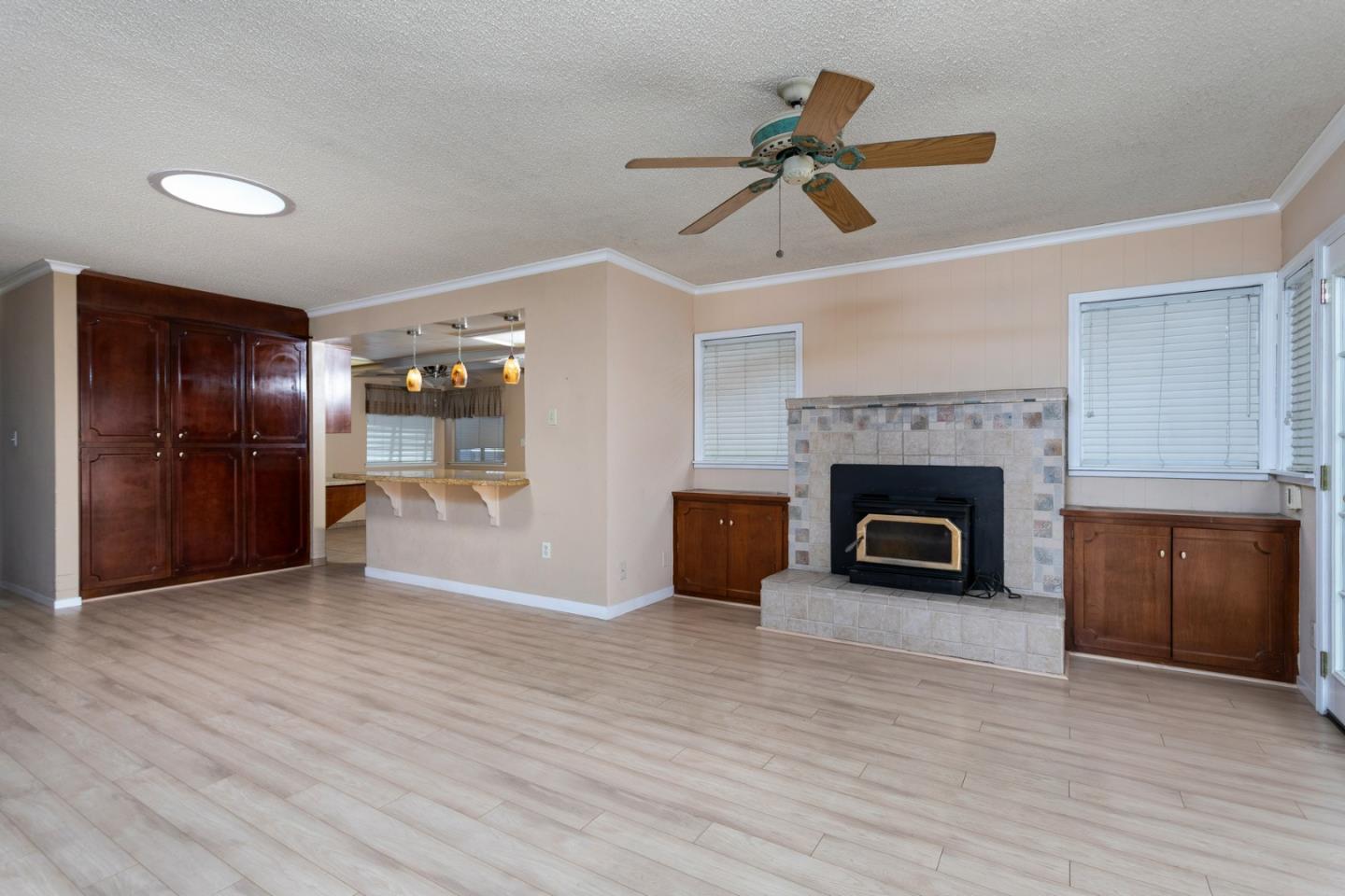 Clovis, California, 93611, United States, 4 Bedrooms Bedrooms, ,2 BathroomsBathrooms,Residential,For Sale,1907507