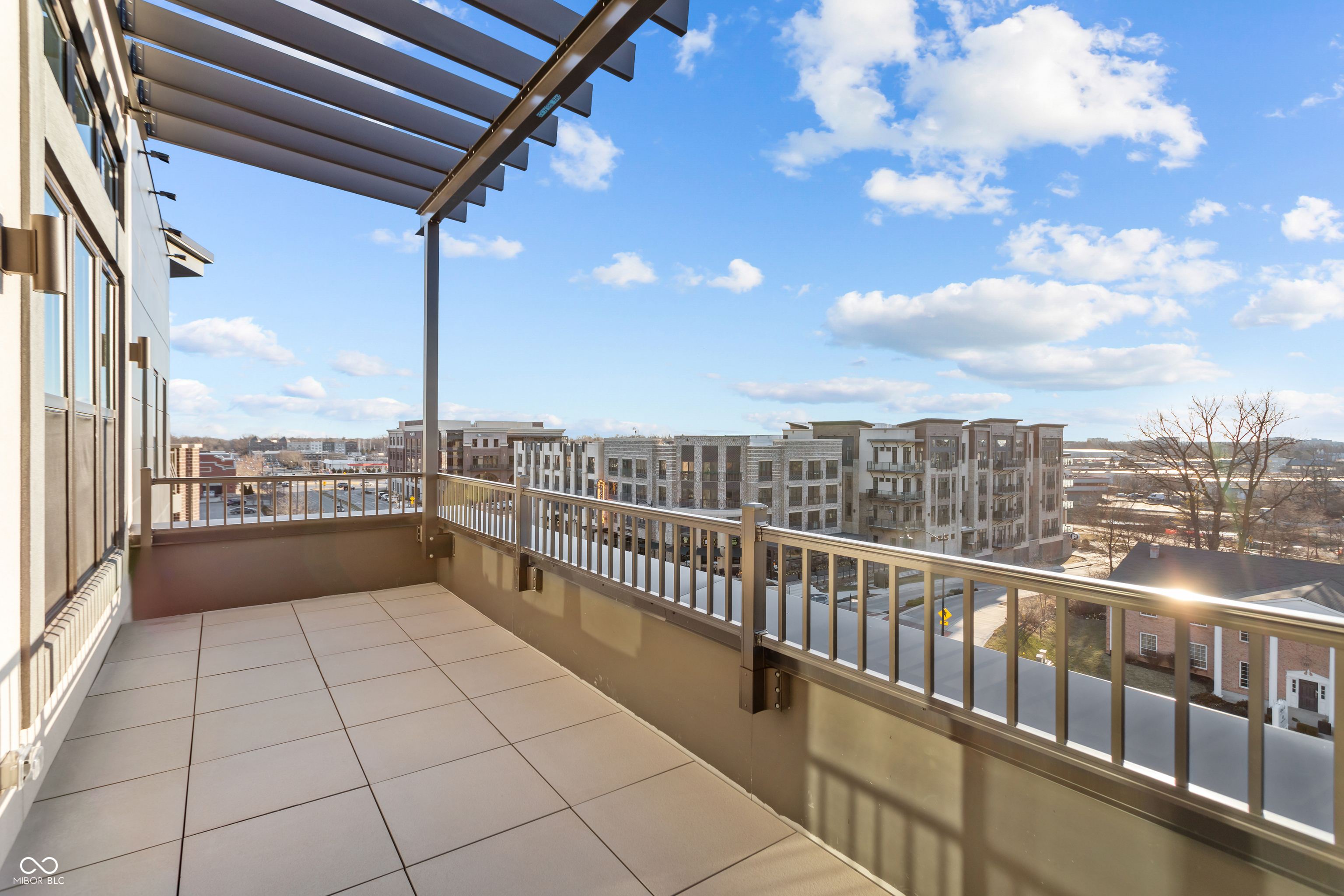 Carmel, Indiana, 46032, United States, 2 Bedrooms Bedrooms, ,3 BathroomsBathrooms,Residential,For Sale,1983027