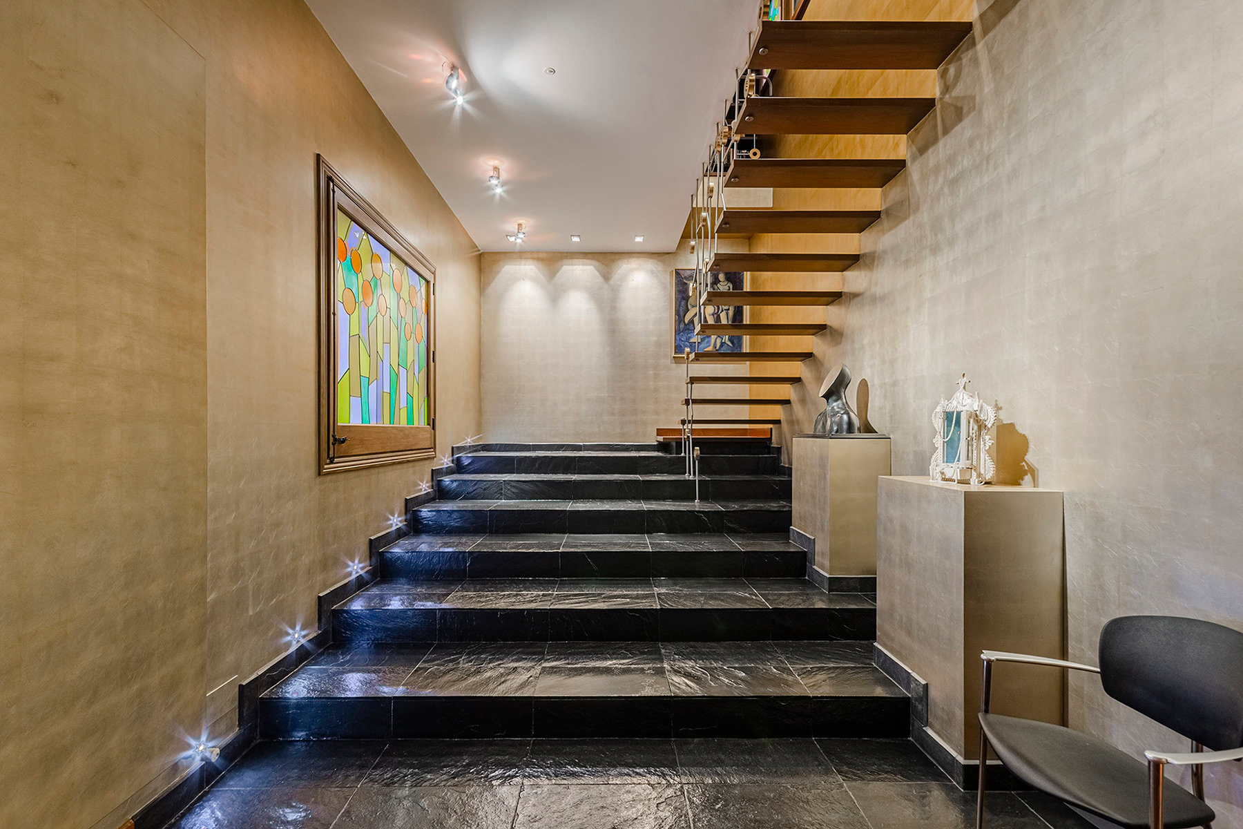  Impressive duplex adjacent to Gaudí