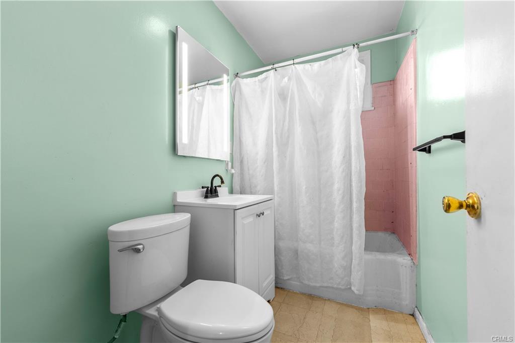 Lynwood, California, 90262, United States, 3 Bedrooms Bedrooms, ,1 BathroomBathrooms,Residential,For Sale,1895128