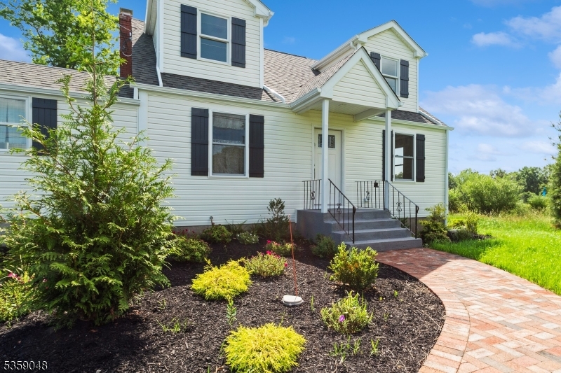 Franklin Twp., New Jersey, 08825, United States, 2 Bedrooms Bedrooms, ,3 BathroomsBathrooms,Residential,For Sale,1820941
