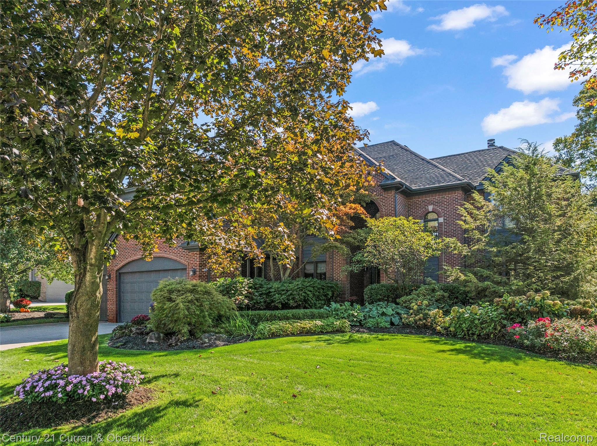 Commerce Charter Township, Michigan, 48382, United States, 4 Bedrooms Bedrooms, ,5 BathroomsBathrooms,Residential,For Sale,1974674