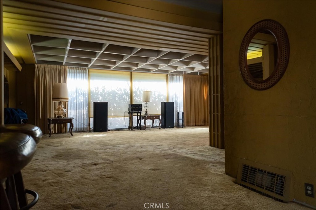 Los Angeles, California, 90018, United States, 2 Bedrooms Bedrooms, ,1 BathroomBathrooms,Residential,For Sale,1928435
