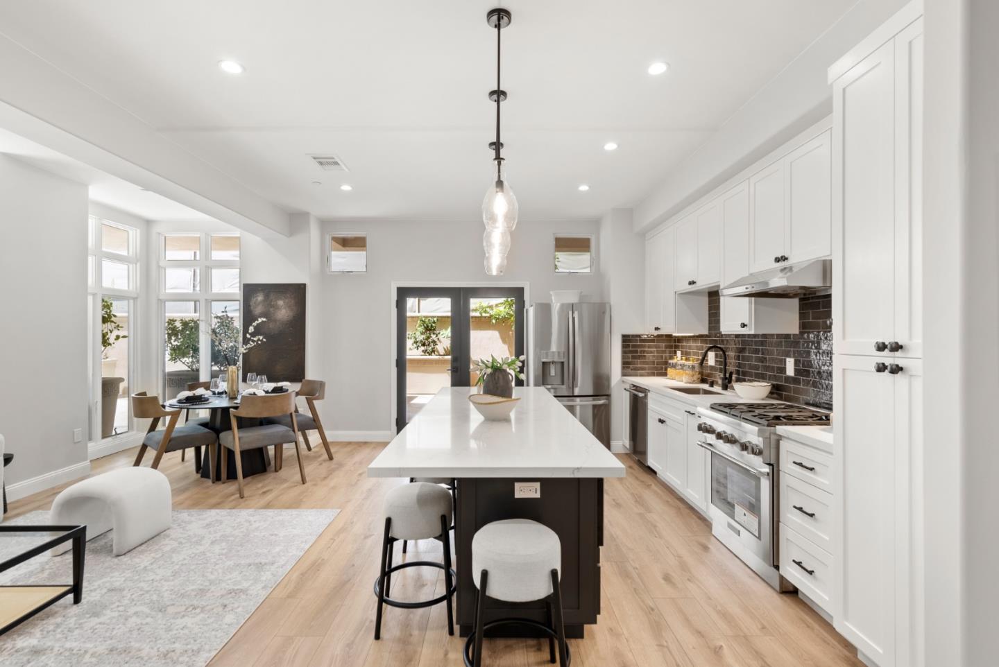 Palo Alto, California, 94306, United States, 2 Bedrooms Bedrooms, ,2 BathroomsBathrooms,Residential,For Sale,1992117