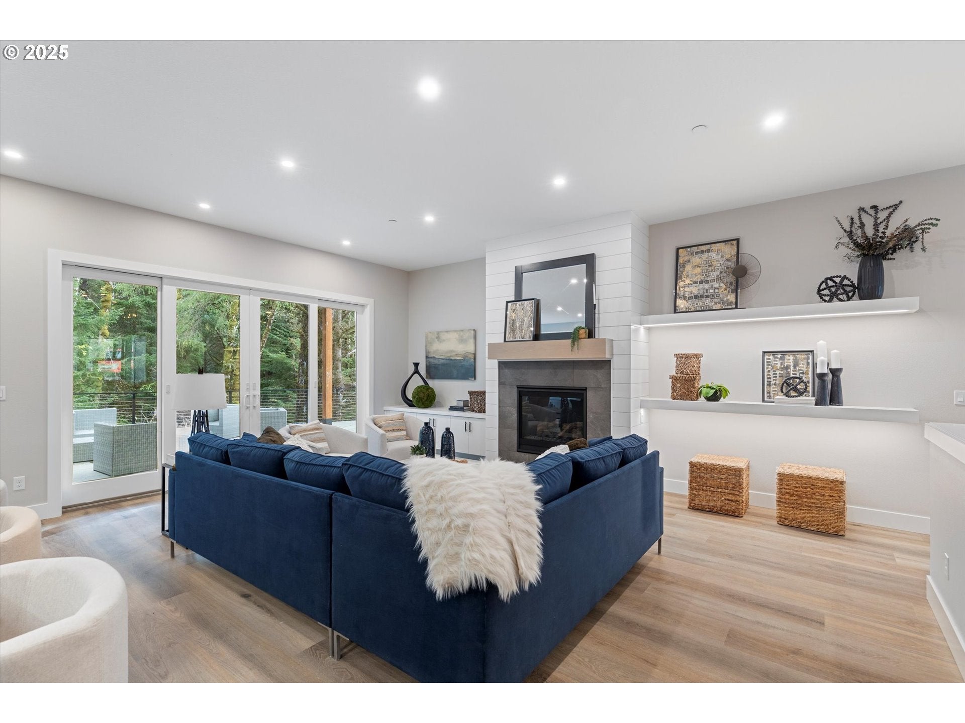 CannonBeach, Oregon, 97110, United States, 4 Bedrooms Bedrooms, ,4 BathroomsBathrooms,Residential,For Sale,2003076