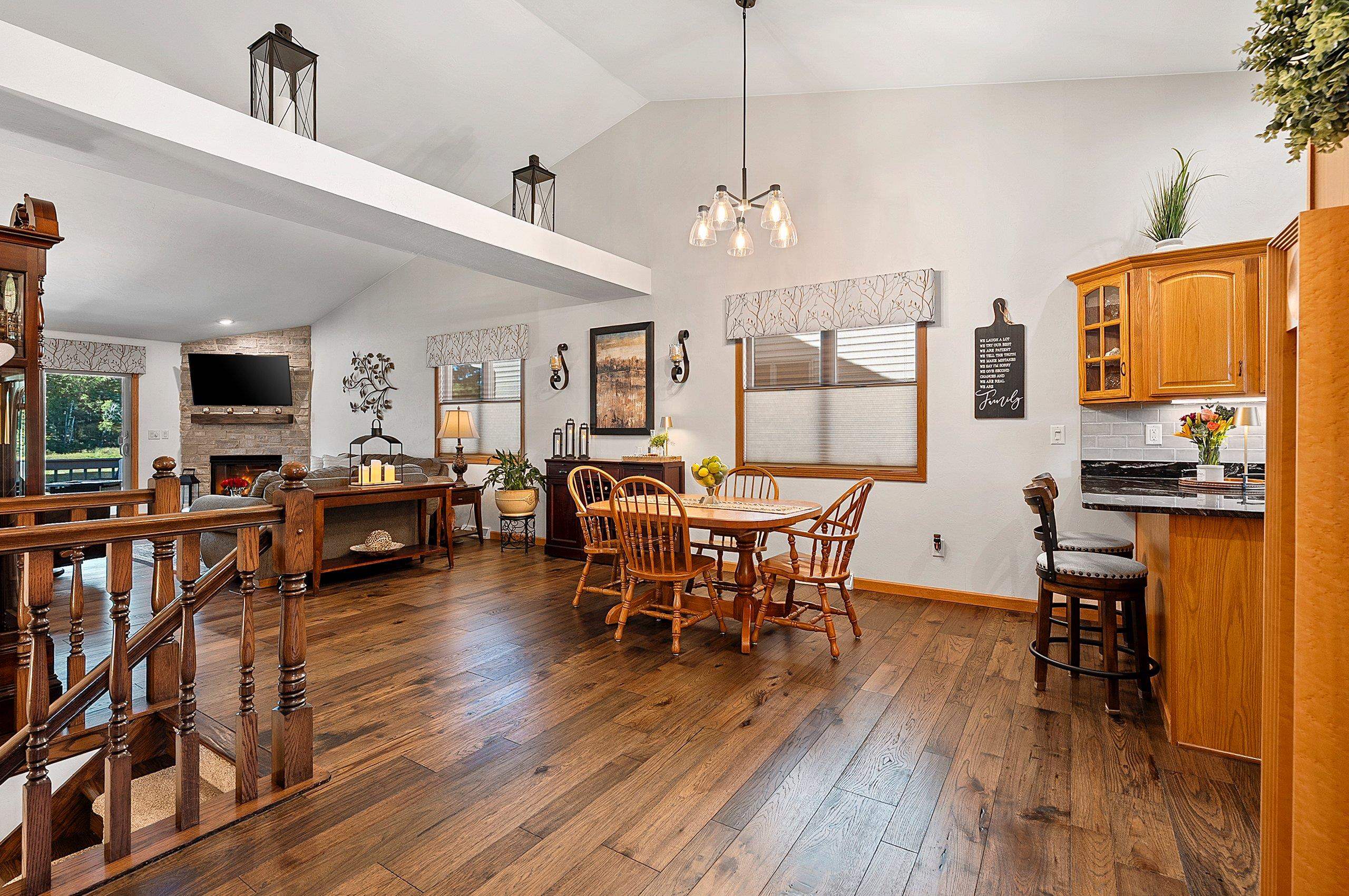 SHAWANO, Wisconsin, 54166, United States, 3 Bedrooms Bedrooms, ,3 BathroomsBathrooms,Residential,For Sale,1940998
