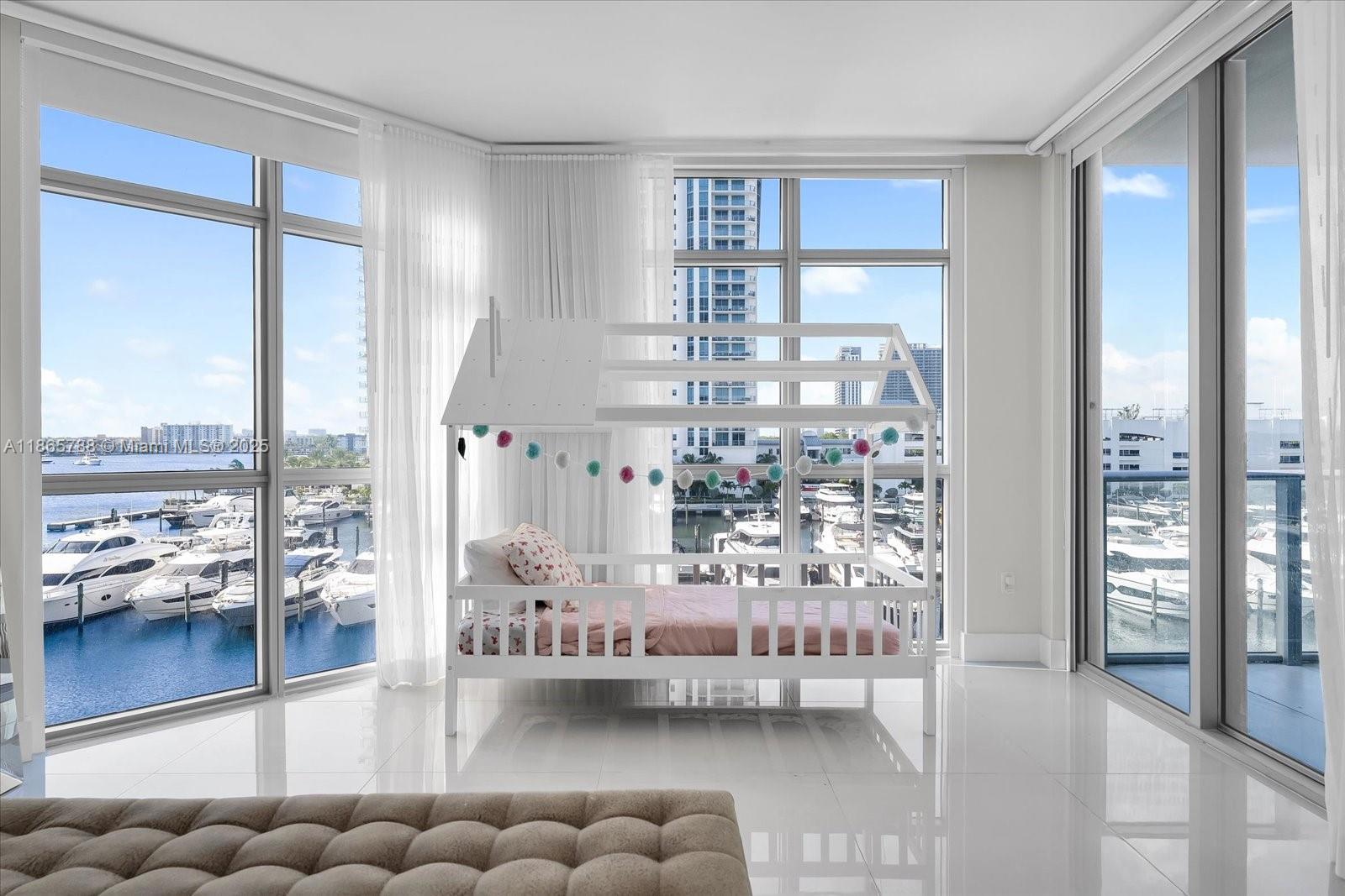 North Miami Beach, Florida, 33160, United States, 2 Bedrooms Bedrooms, ,3 BathroomsBathrooms,Residential,For Sale,1926964
