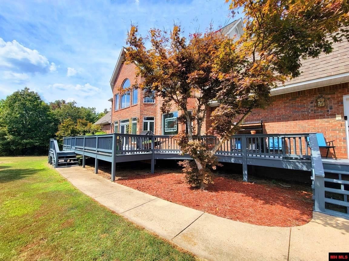 Mountain Home, Arkansas, 72653, United States, 4 Bedrooms Bedrooms, ,5 BathroomsBathrooms,Residential,For Sale,2018270