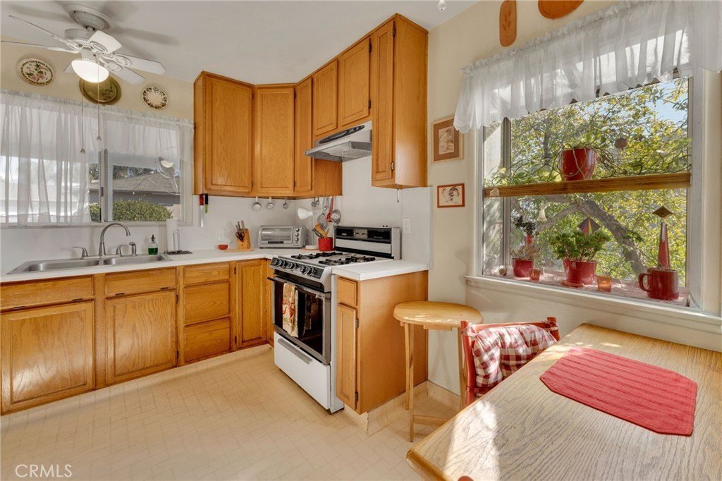 Pomona, California, 91767, United States, 3 Bedrooms Bedrooms, ,1 BathroomBathrooms,Residential,For Sale,2009093