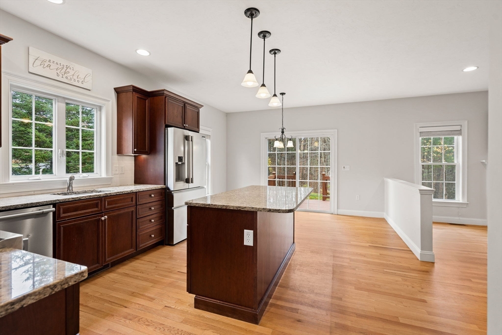 Groton, Massachusetts, 01450, United States, 3 Bedrooms Bedrooms, ,3 BathroomsBathrooms,Residential,For Sale,1987662