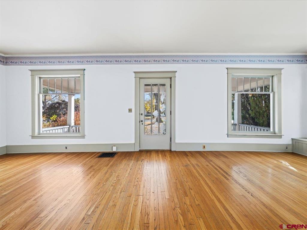 Montrose, Colorado, 81401, United States, 5 Bedrooms Bedrooms, ,1 BathroomBathrooms,Residential,For Sale,1994481