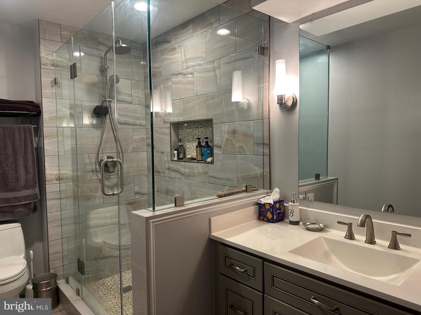 Rockville, Maryland, 20852, United States, 2 Bedrooms Bedrooms, ,2 BathroomsBathrooms,Residential,For Sale,1895533