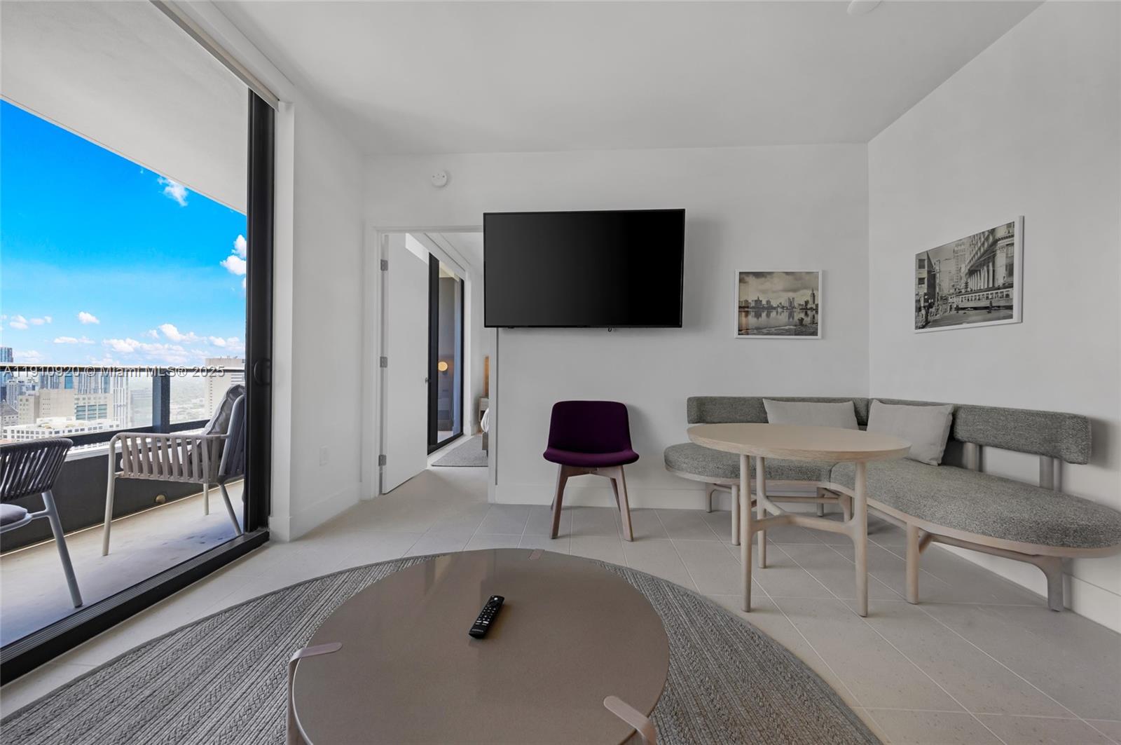 Miami, Florida, 33132, United States, 1 Bedroom Bedrooms, ,1 BathroomBathrooms,Residential,For Sale,1994721