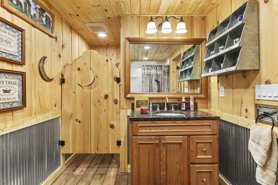 Versailles, Kentucky, 40383, United States, 3 Bedrooms Bedrooms, ,2 BathroomsBathrooms,Residential,For Sale,1976488