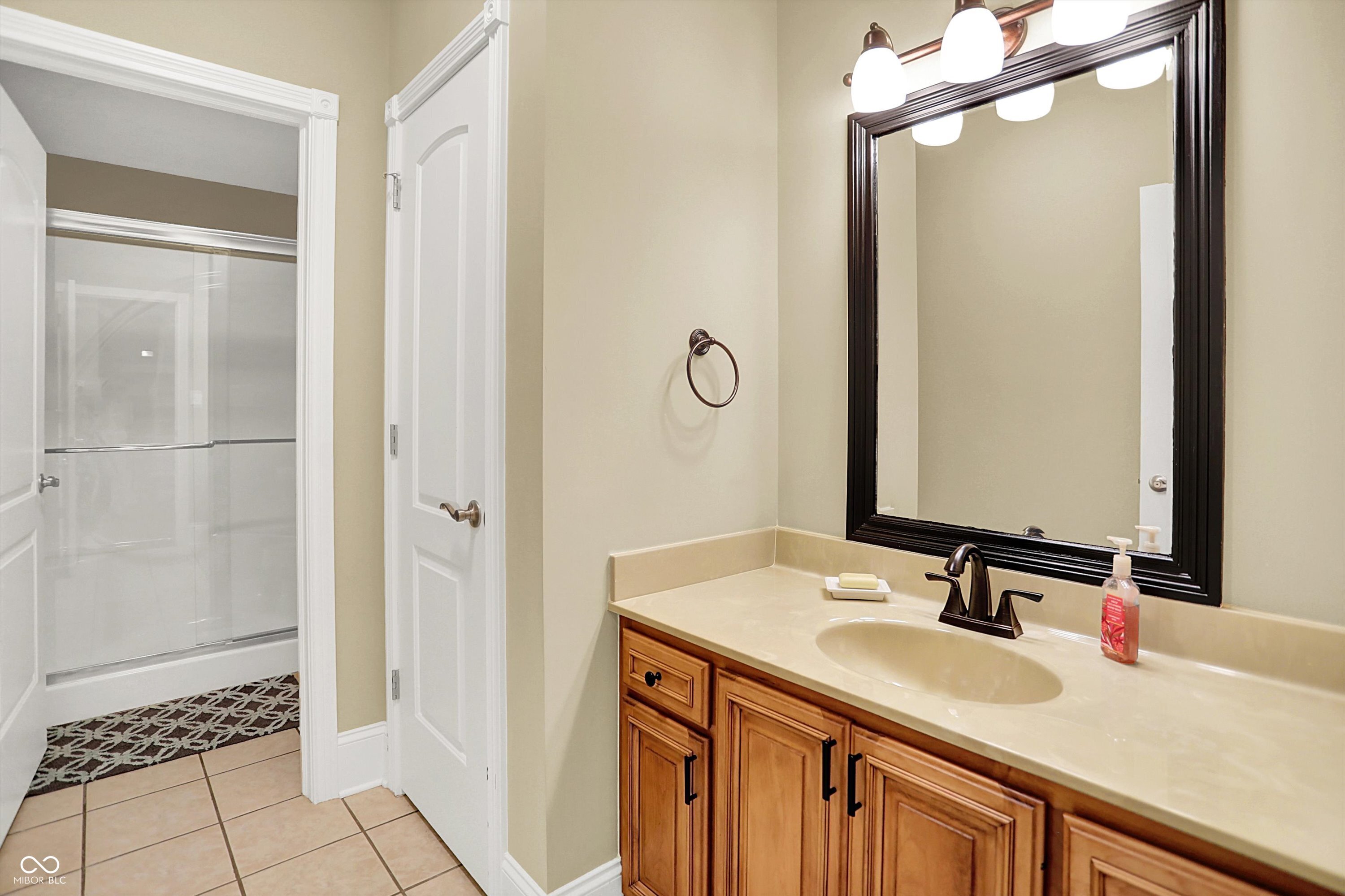 Zionsville, Indiana, 46077, United States, 4 Bedrooms Bedrooms, ,4 BathroomsBathrooms,Residential,For Sale,1930586