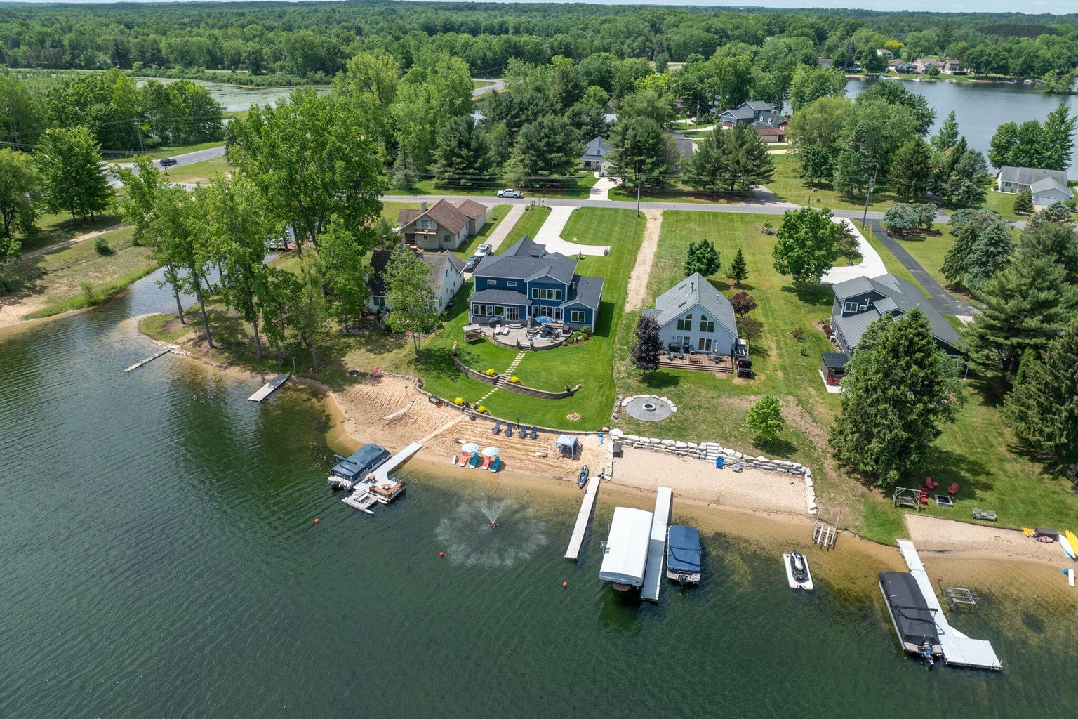 Canadian Lakes, Michigan, 49346, United States, 7 Bedrooms Bedrooms, ,5 BathroomsBathrooms,Residential,For Sale,1765643