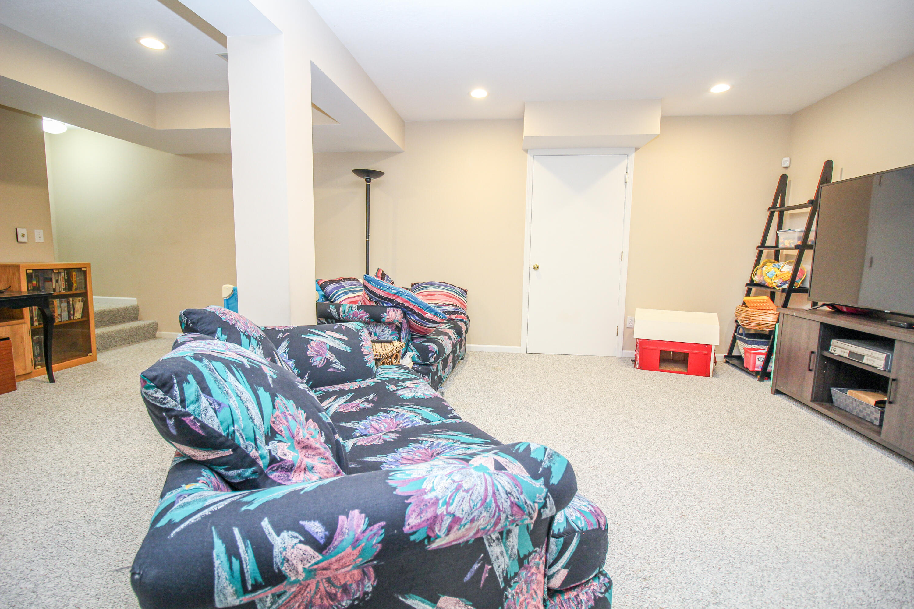 South Haven, Michigan, 49090, United States, 3 Bedrooms Bedrooms, ,4 BathroomsBathrooms,Residential,For Sale,1982825