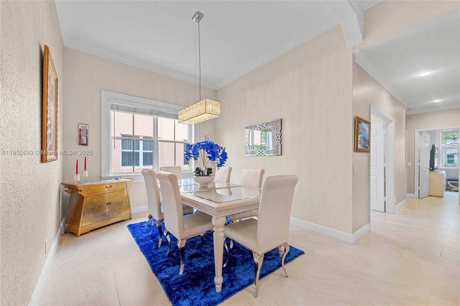 Weston, Florida, 33327, United States, 4 Bedrooms Bedrooms, ,3 BathroomsBathrooms,Residential,For Sale,1913300