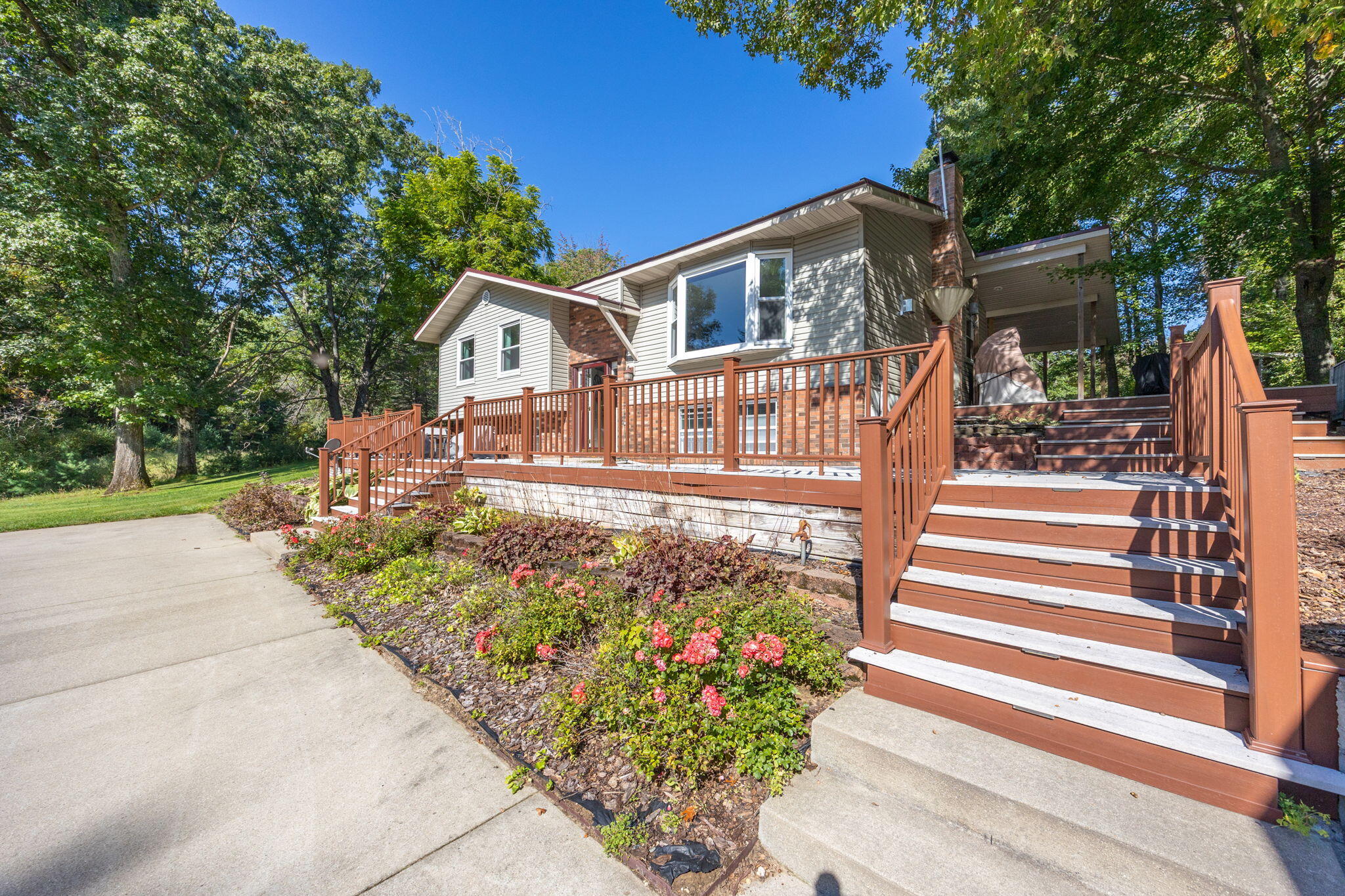 Big Rapids, Michigan, 49307, United States, 3 Bedrooms Bedrooms, ,2 BathroomsBathrooms,Residential,For Sale,1951282