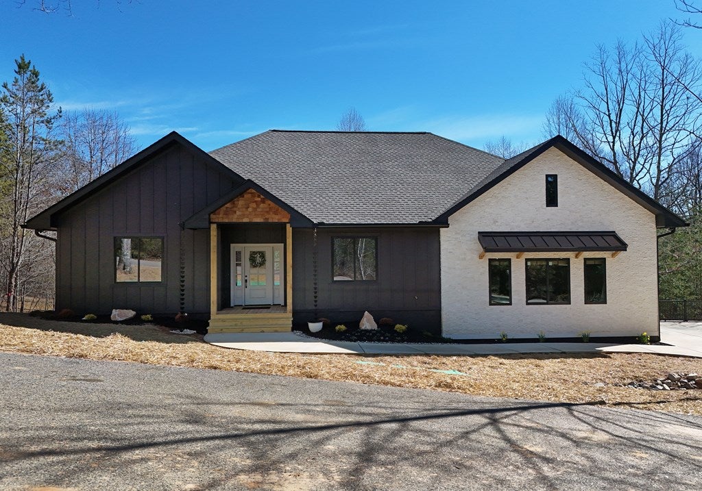 Young Harris, Georgia, 30582, United States, 3 Bedrooms Bedrooms, ,2 BathroomsBathrooms,Residential,For Sale,1859121