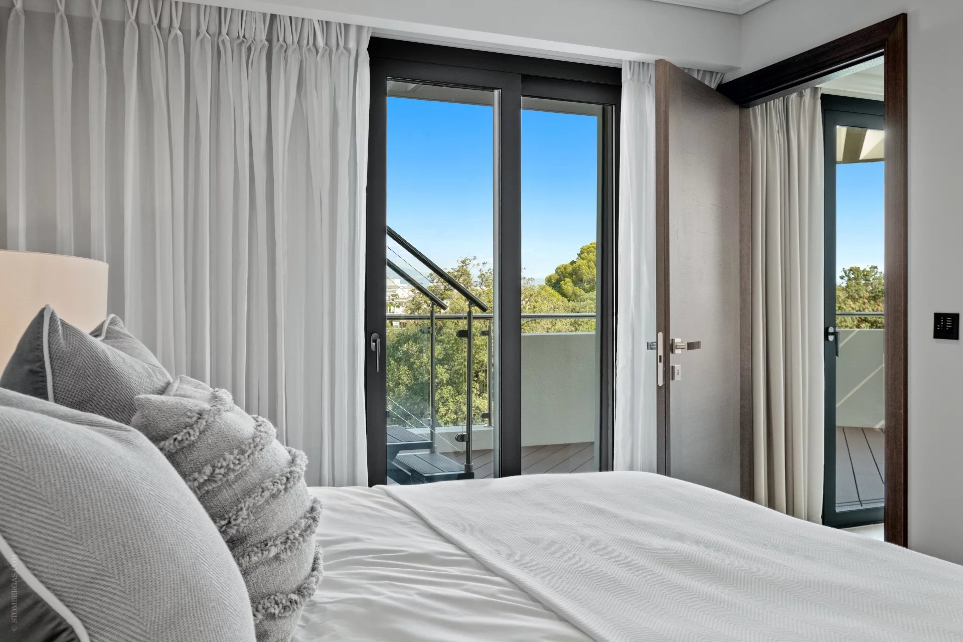 Antibes, Provence-Alpes-Côte d’Azur, 06600, FR, 4 Bedrooms Bedrooms, ,4 BathroomsBathrooms,Residential,For Sale,1829124