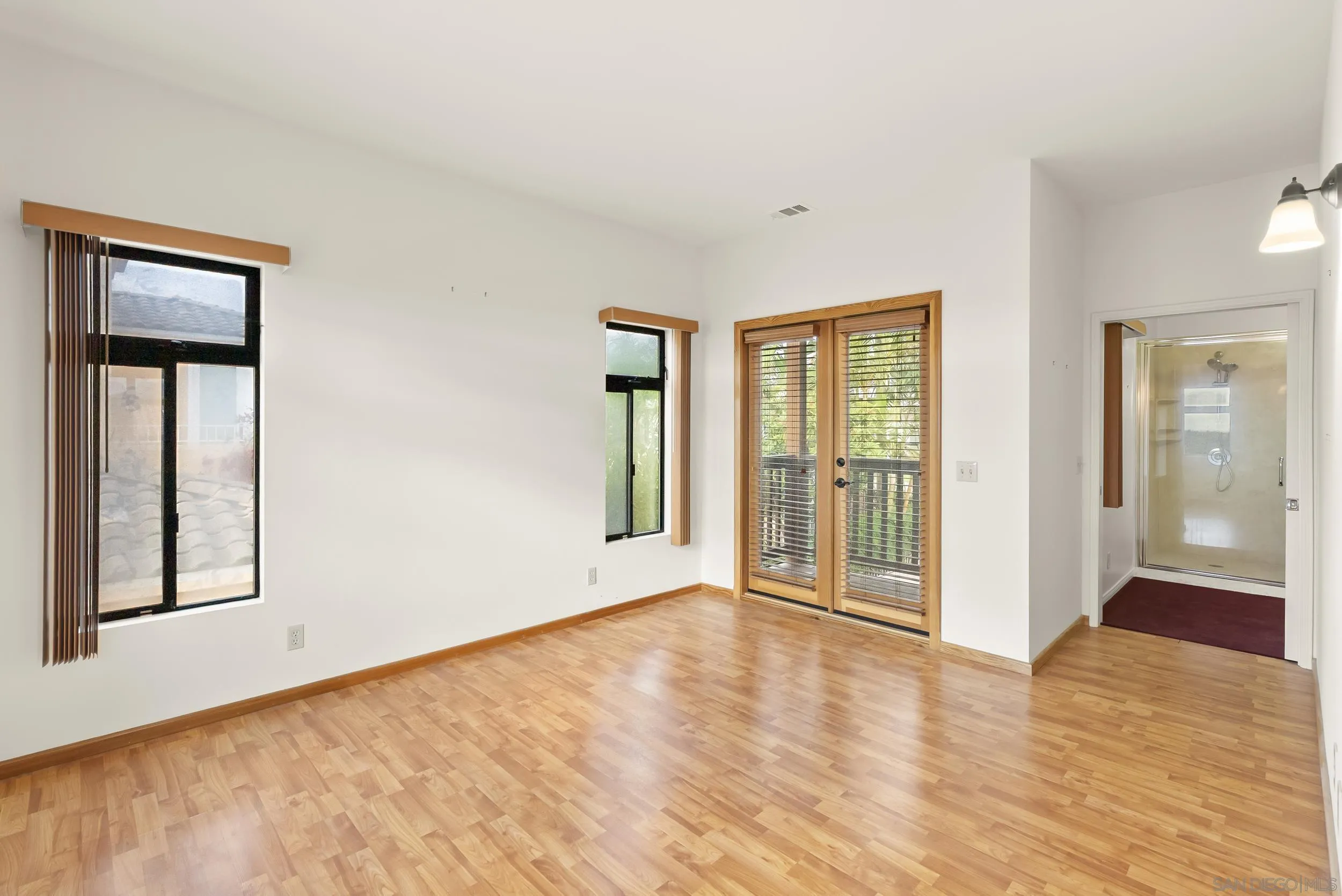 San Diego, California, 92117, United States, 3 Bedrooms Bedrooms, ,3 BathroomsBathrooms,Residential,For Sale,1966862