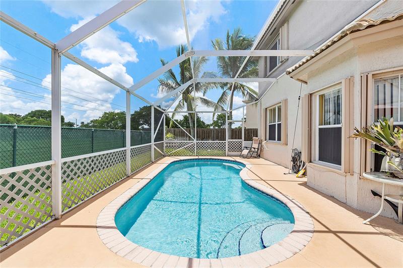 Davie, Florida, 33325, United States, 4 Bedrooms Bedrooms, ,3 BathroomsBathrooms,Residential,For Sale,1837198