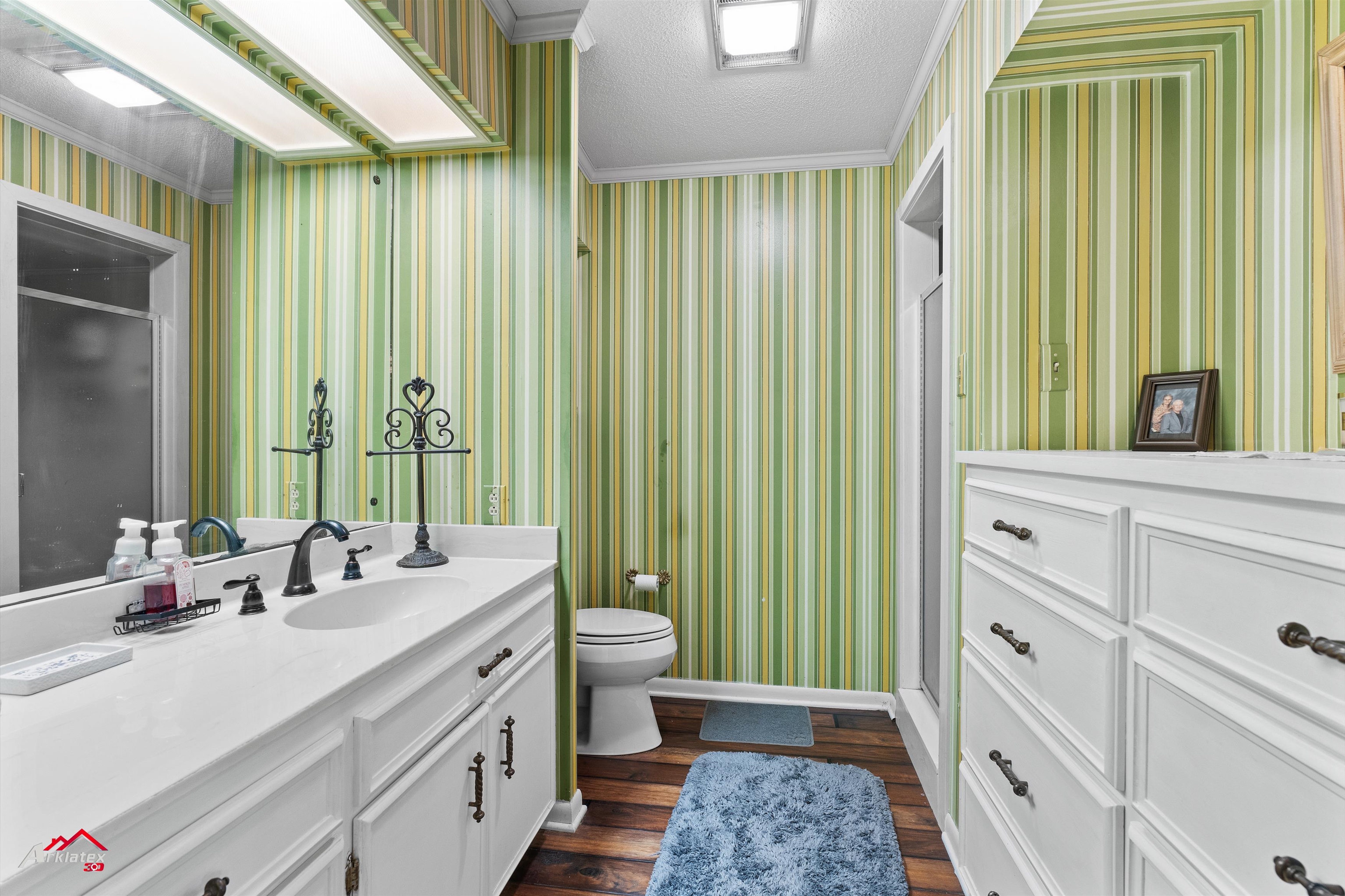 Henderson, Texas, 75654, United States, 3 Bedrooms Bedrooms, ,4 BathroomsBathrooms,Residential,For Sale,1975189