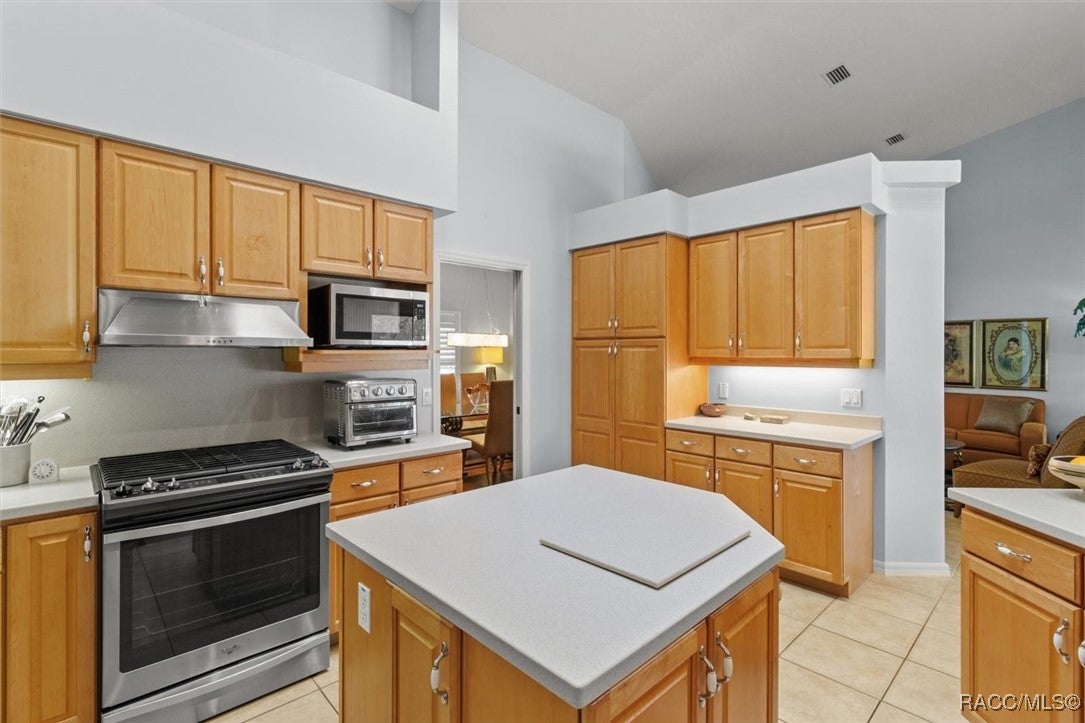 Hernando, Florida, 34442, United States, 3 Bedrooms Bedrooms, ,2 BathroomsBathrooms,Residential,For Sale,1846869