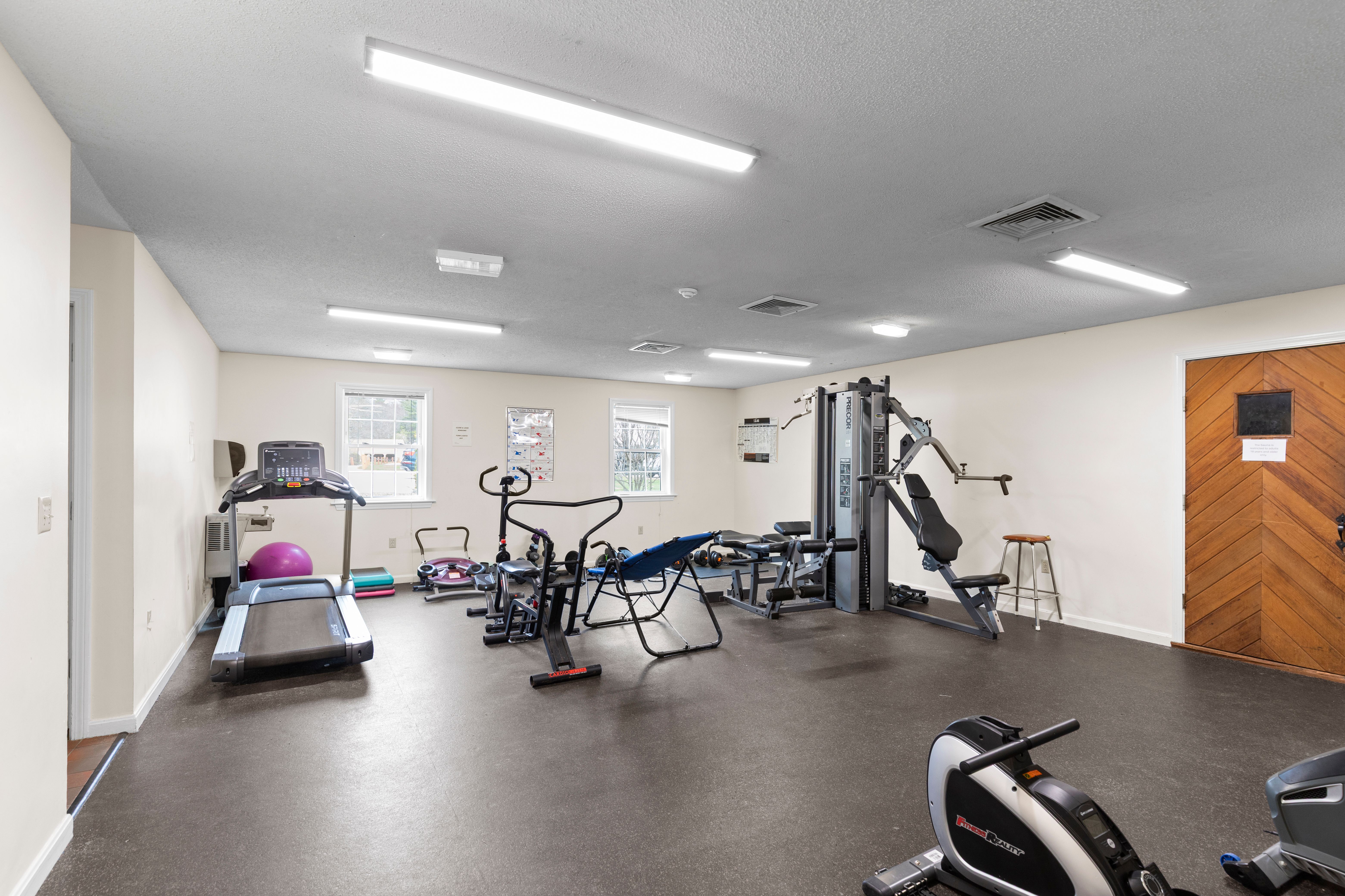  209 White Cedar Boulevard, Portsmouth, NH, 03801 - 物件實景