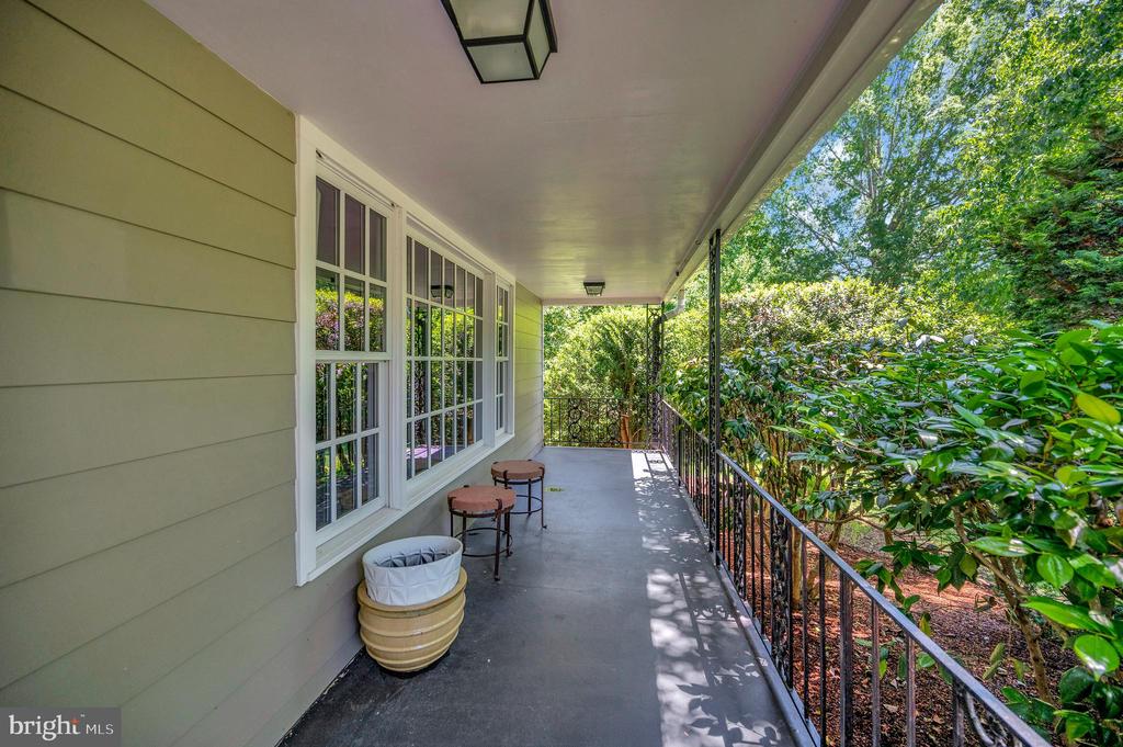 Fredericksburg, Virginia, 22405, United States, 5 Bedrooms Bedrooms, ,5 BathroomsBathrooms,Residential,For Sale,1825163