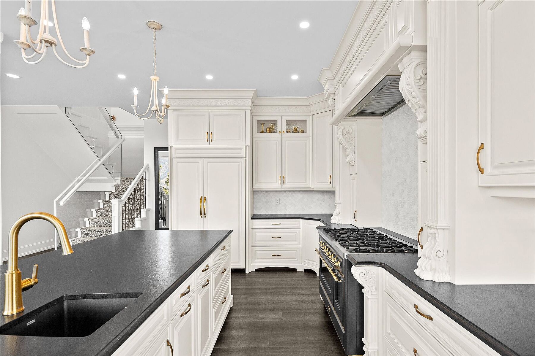  Gated Lake View Estate - 物件實景