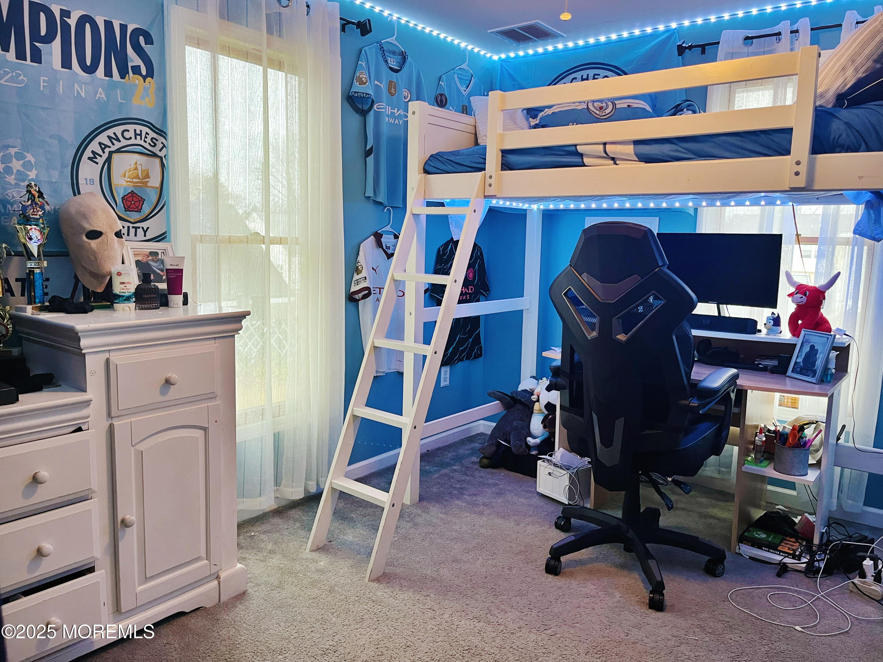 Hazlet, New Jersey, 07734, United States, 3 Bedrooms Bedrooms, ,2 BathroomsBathrooms,Residential,For Sale,2000069