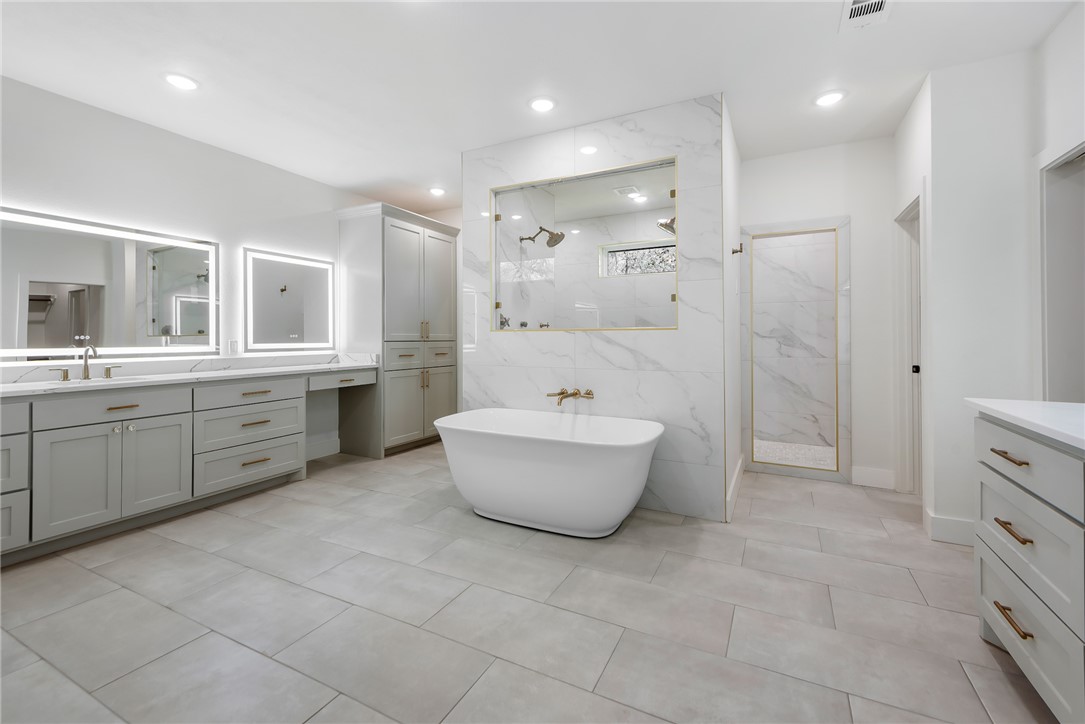 College Station, Texas, 77845, United States, 4 Bedrooms Bedrooms, ,5 BathroomsBathrooms,Residential,For Sale,1697908