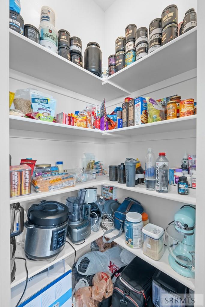 IDAHO FALLS, Idaho, 83401, United States, 4 Bedrooms Bedrooms, ,3 BathroomsBathrooms,Residential,For Sale,2013508